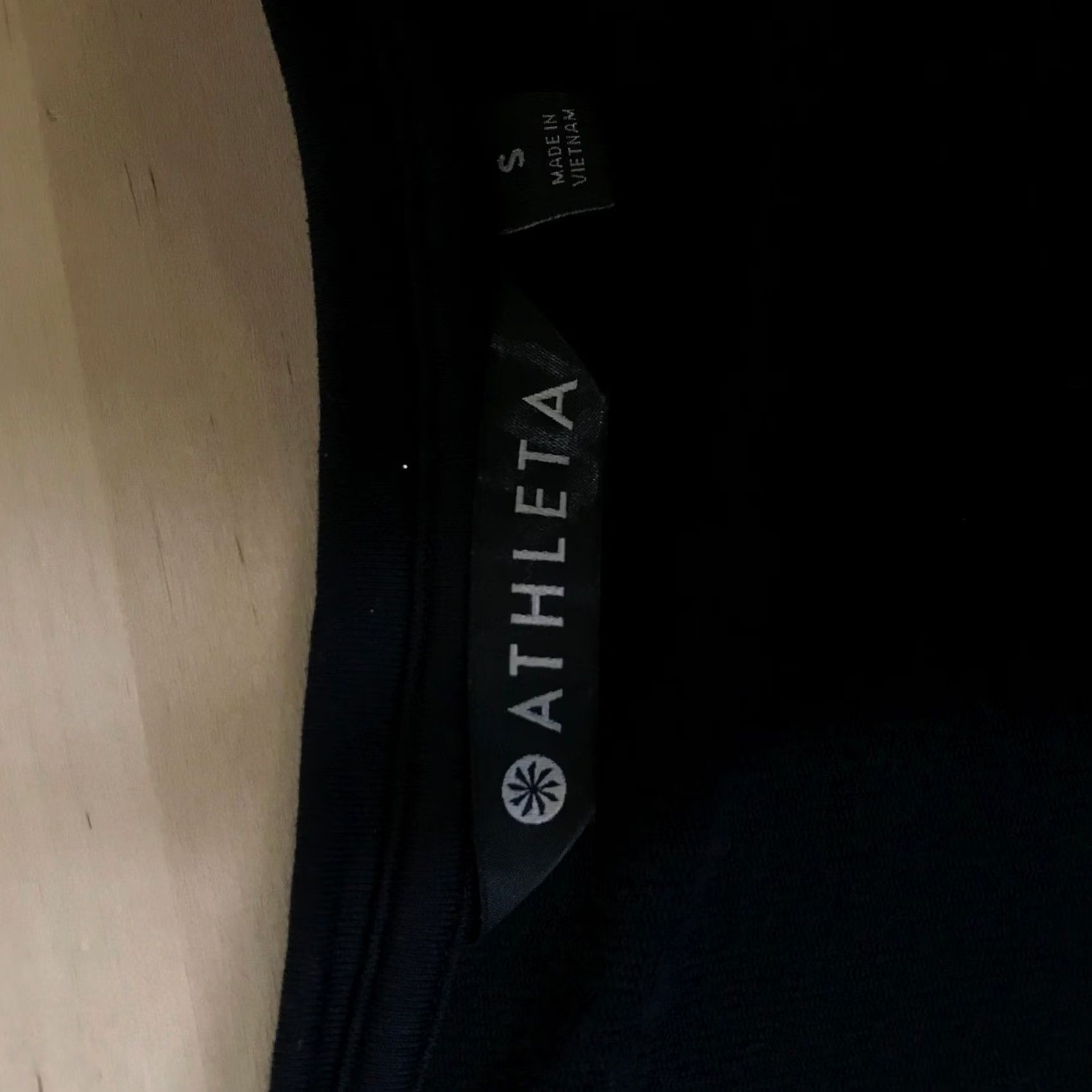 Athleta Athleta Dress Shirt Womens Black Short Sleeve Draped Pleated Front Blouson Crew Neck Size S Size 28" / US 6 / IT 42 - 7 Thumbnail