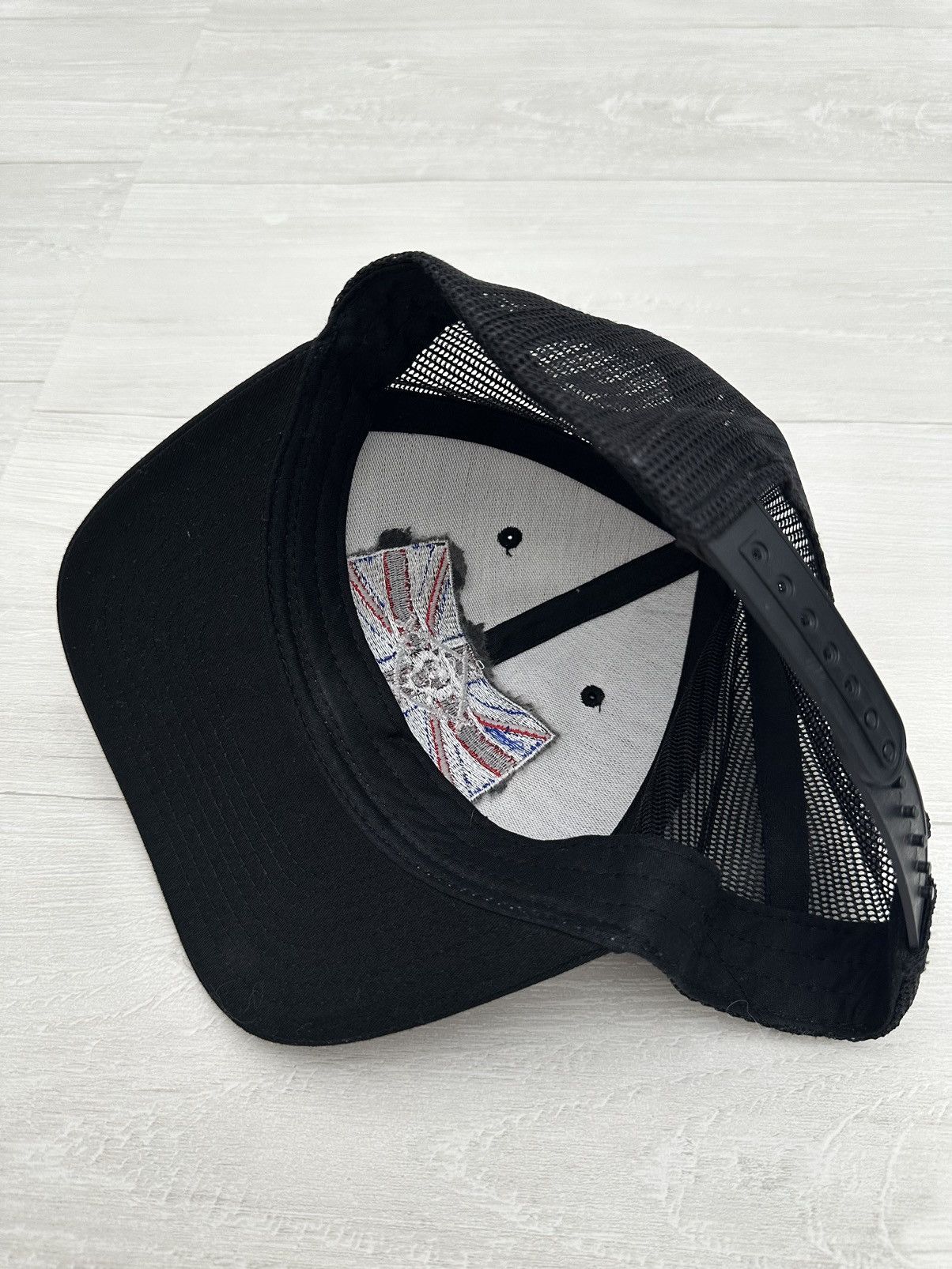 Xavier Wulf / Hollow Squad RARE Xavier Wulf UK Exclusive Britain Flag Logo Trucker Hat Size ONE SIZE - 2 Thumbnail