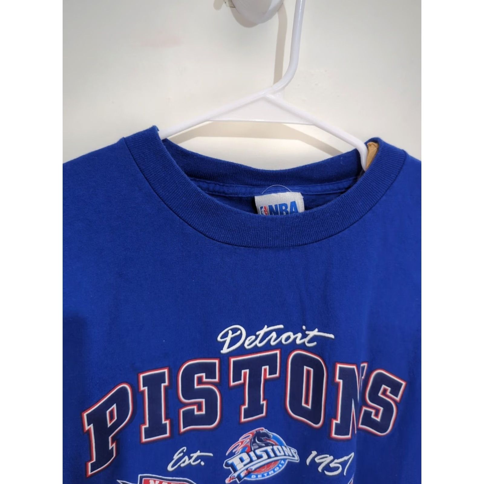 NBA VINTAGE NBA Detroit Pistons T-shirt Blue Large Mens Crew Neck Short Sleeve 90s Basketball Logo Size US L / EU 52-54 / 3 - 4 Thumbnail