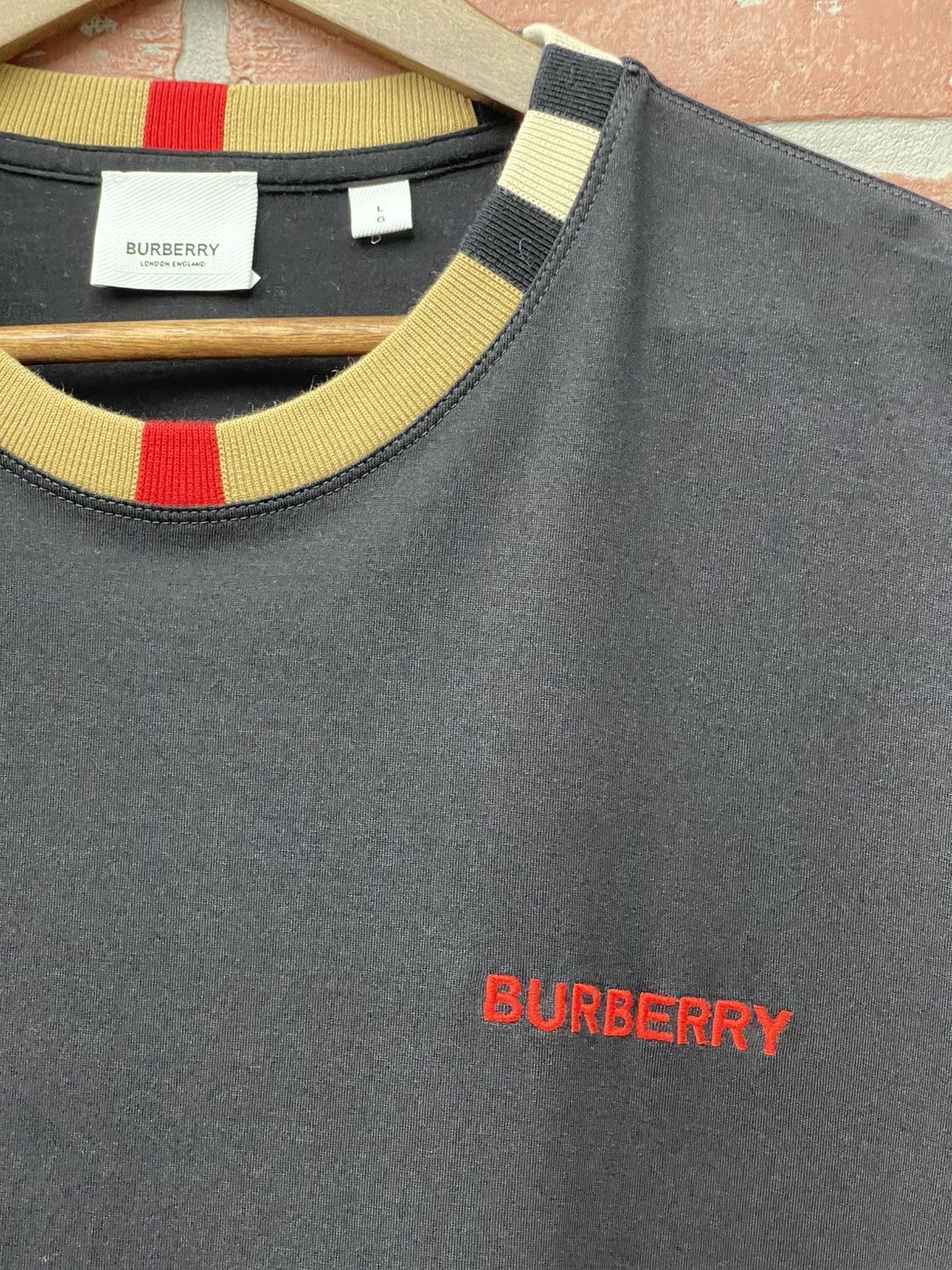 Burberry Size L - Burberry Black Icon Stripe Trim Size US L / EU 52-54 / 3 - 4 Thumbnail