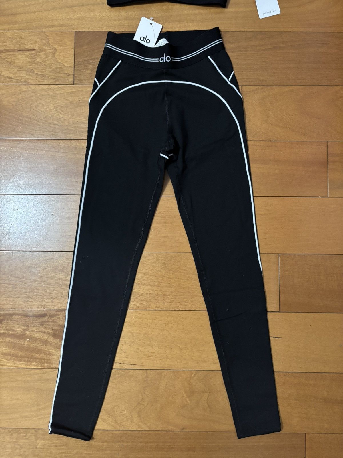 Alo Yoga Alo Airbrush High-Waist Heart Throb set Size 26" / US 2 / IT 38 - 4 Thumbnail