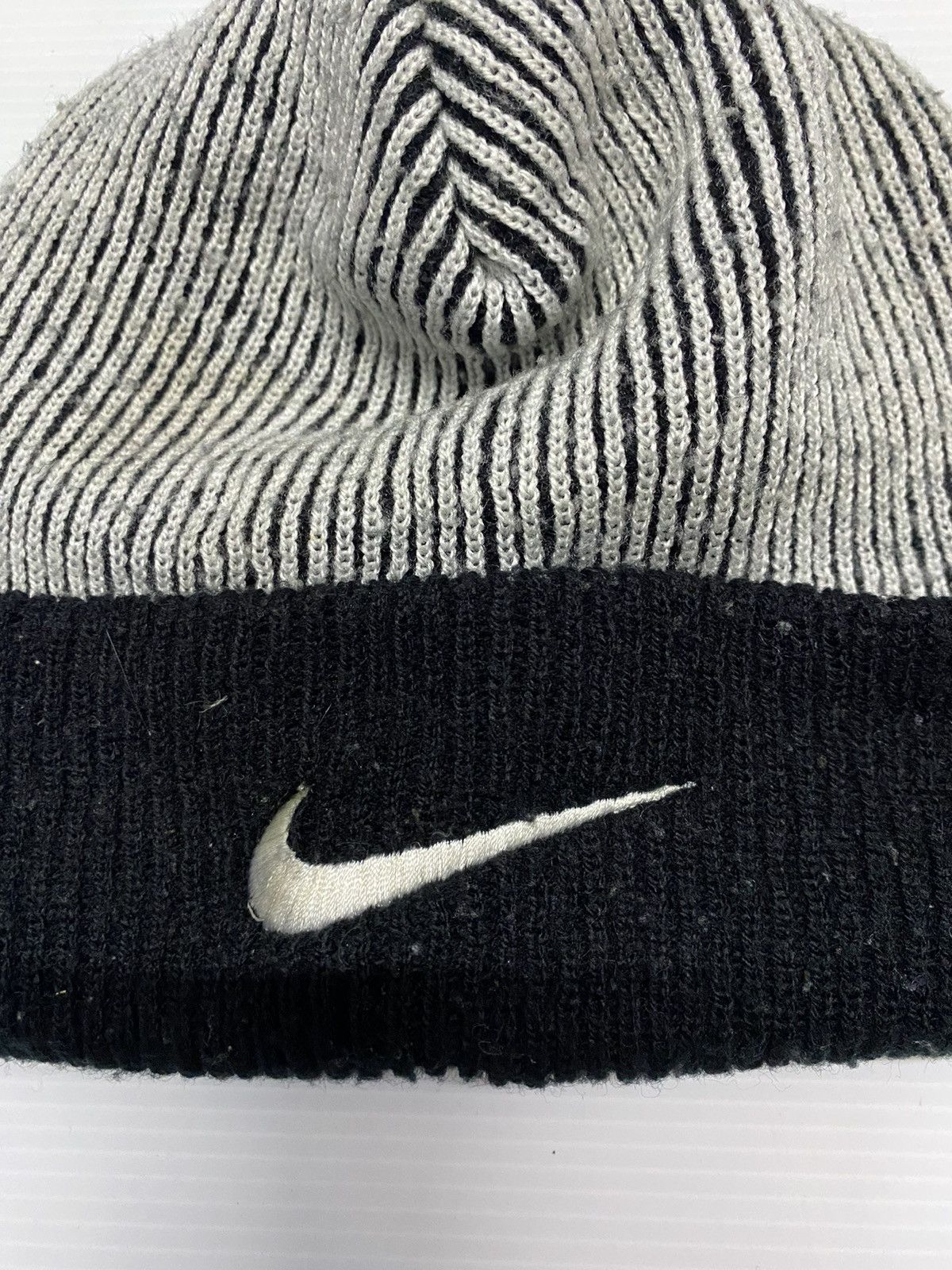 Nike Nike Small Logo Embroidery Beanie Hat Size ONE SIZE - 2 Thumbnail