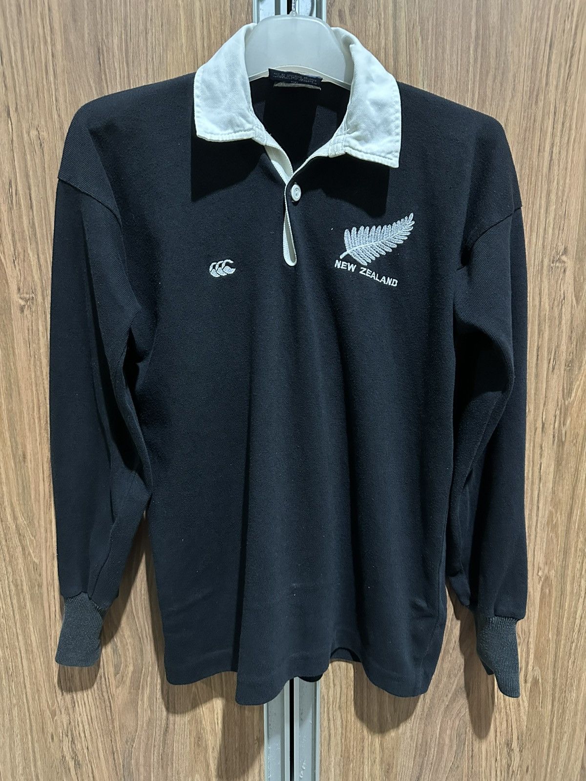 Canterbury of New Zealand VTG 80’s 90’s CCC ALLBLACKS CANTERBURY RUGBY SHIRT Size US M / EU 48-50 / 2 - 1 Thumbnail