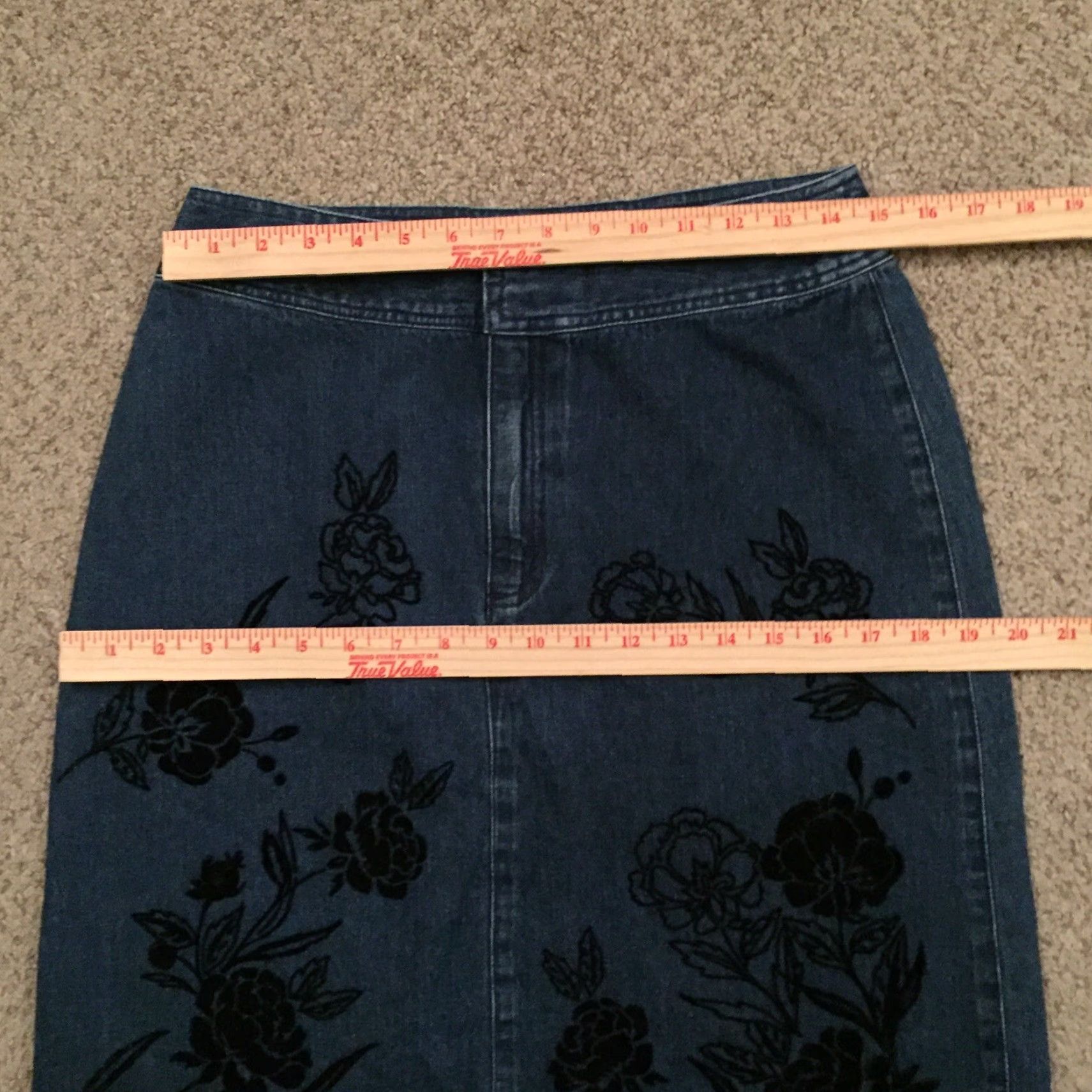 Liz Claiborne Liz Claiborne Skirt 8 Blue Denim Floral Pencil Unlined Knee Length Women Regular XS? (Note: Original size 8) Size 30" / US 8 / IT 44 - 3 Thumbnail