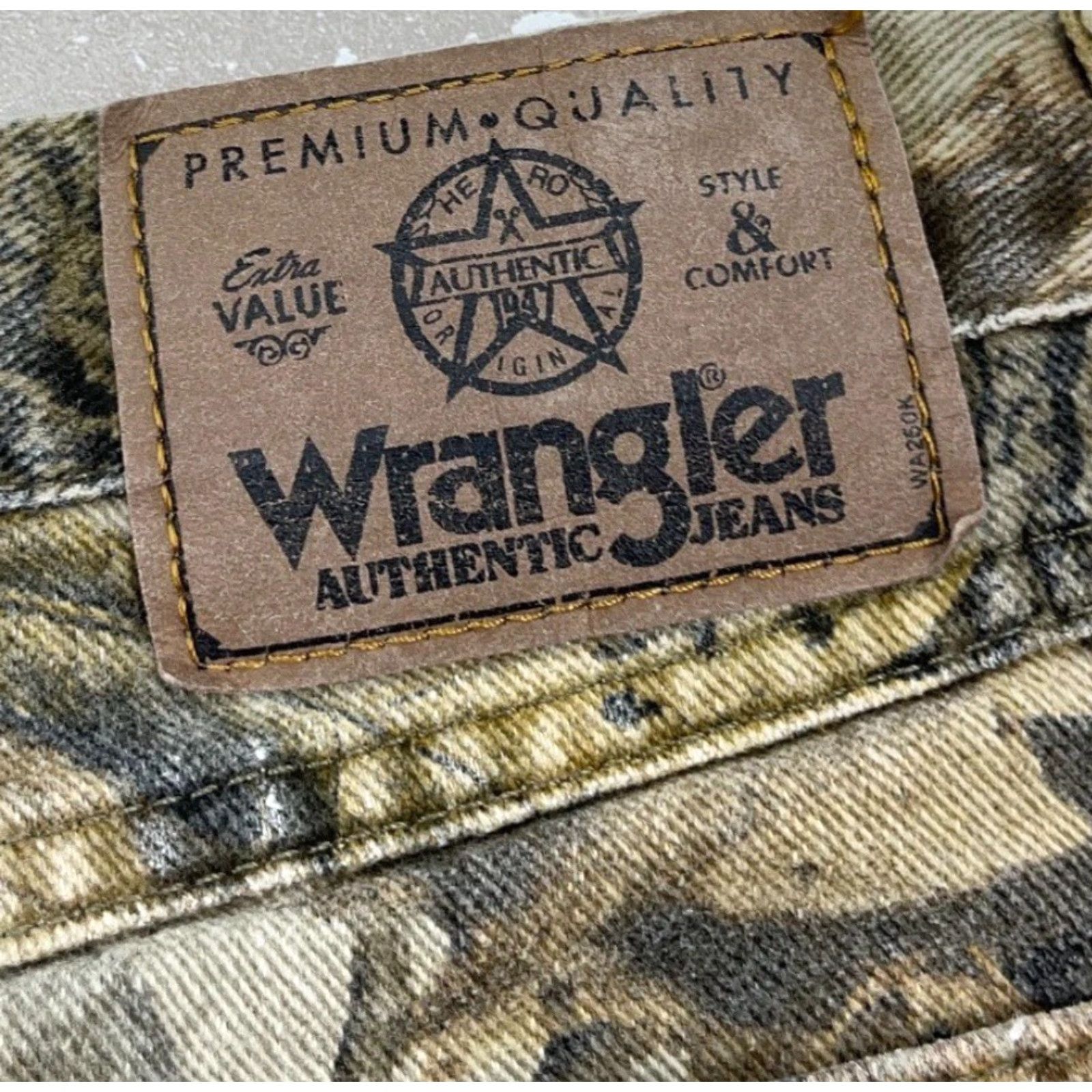 Wrangler VINTAGE Wrangler Jeans Men 40x28 Straight Camouflage Denim Brown 5-Pocket Wrangler Jeans Mens Straight 40x28 Camouflage Cotton Jeans Size US 40 / EU 56 - 3 Thumbnail
