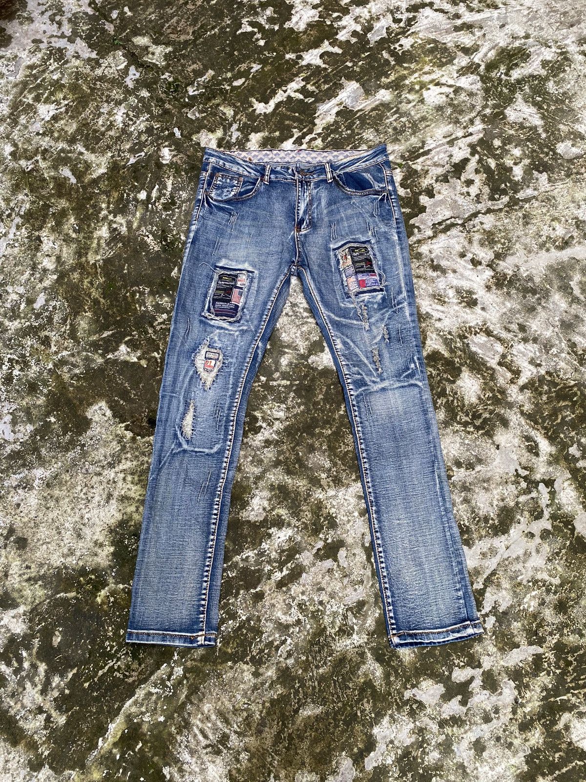 Japanese Brand Distressed fashion jeans Size US 32 / EU 48 - 1 Thumbnail