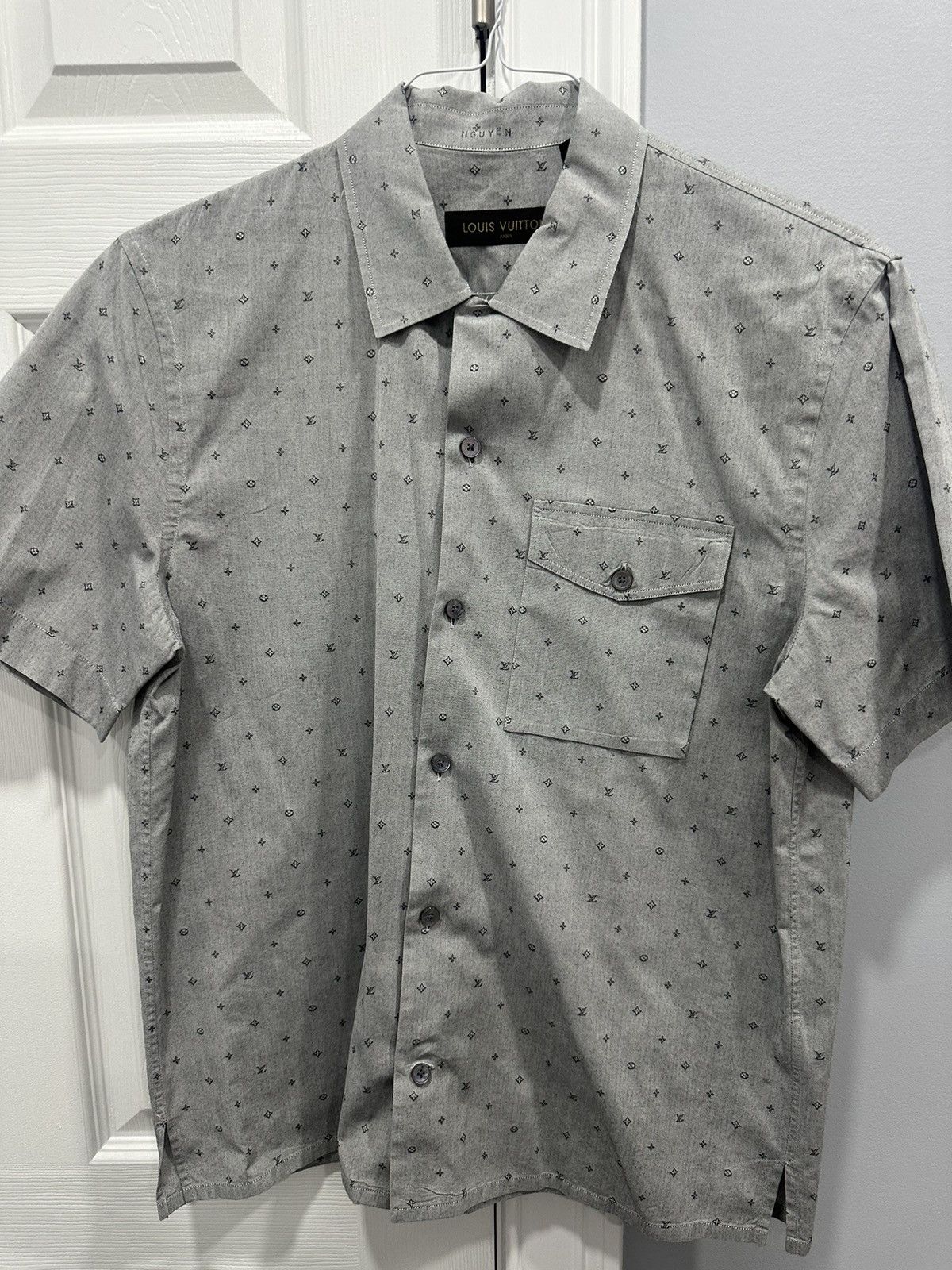 Louis Vuitton Louis Vuitton grey short sleeve button up Size US L / EU 52-54 / 3 - 1 Thumbnail