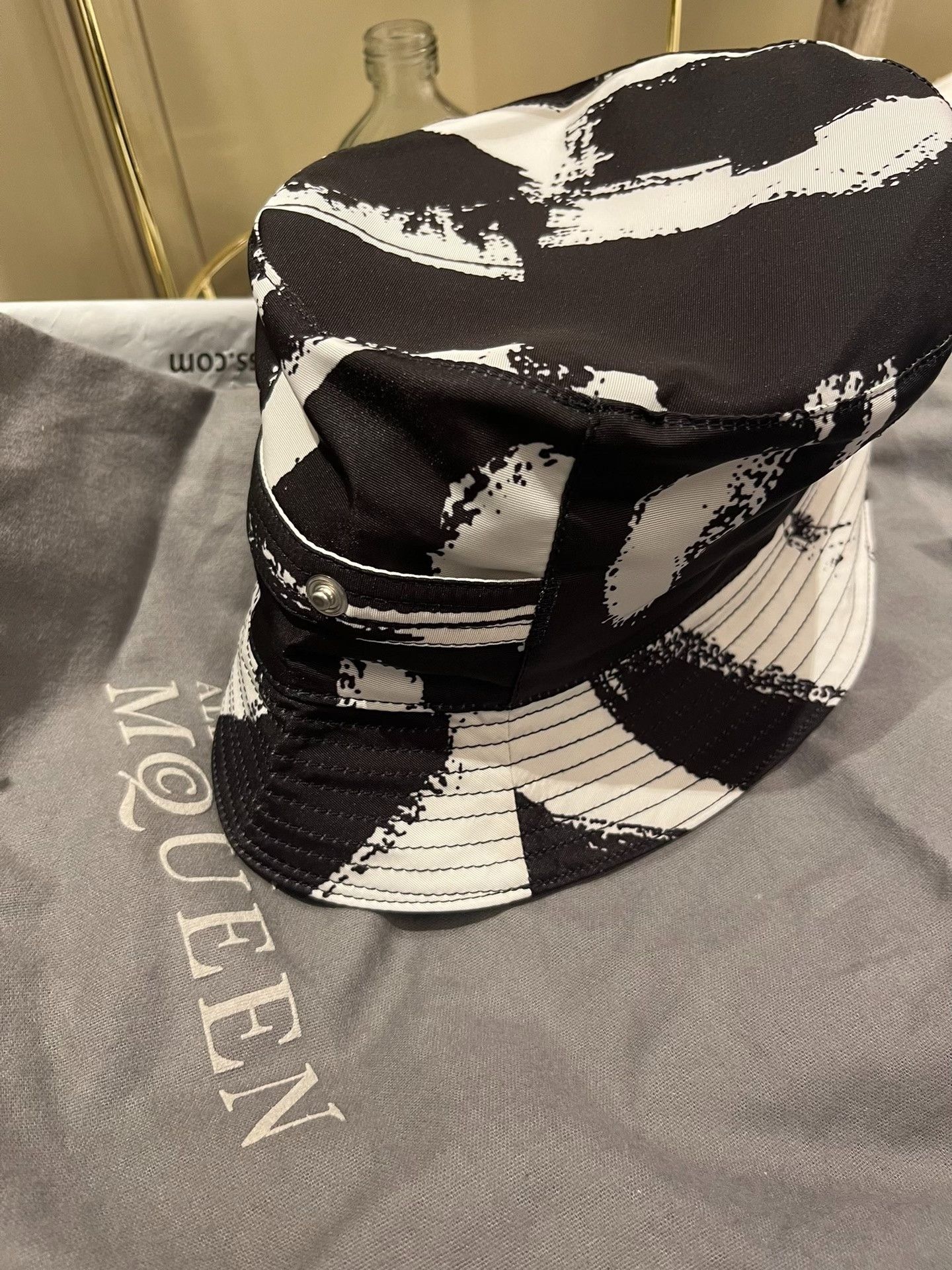 Alexander McQueen Alexander McQueen Graffiti Bucket Hat Size ONE SIZE - 4 Thumbnail