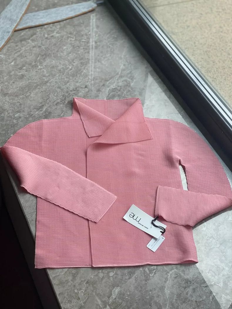 Issey Miyake/三宅一生 Pink pleated cardigan