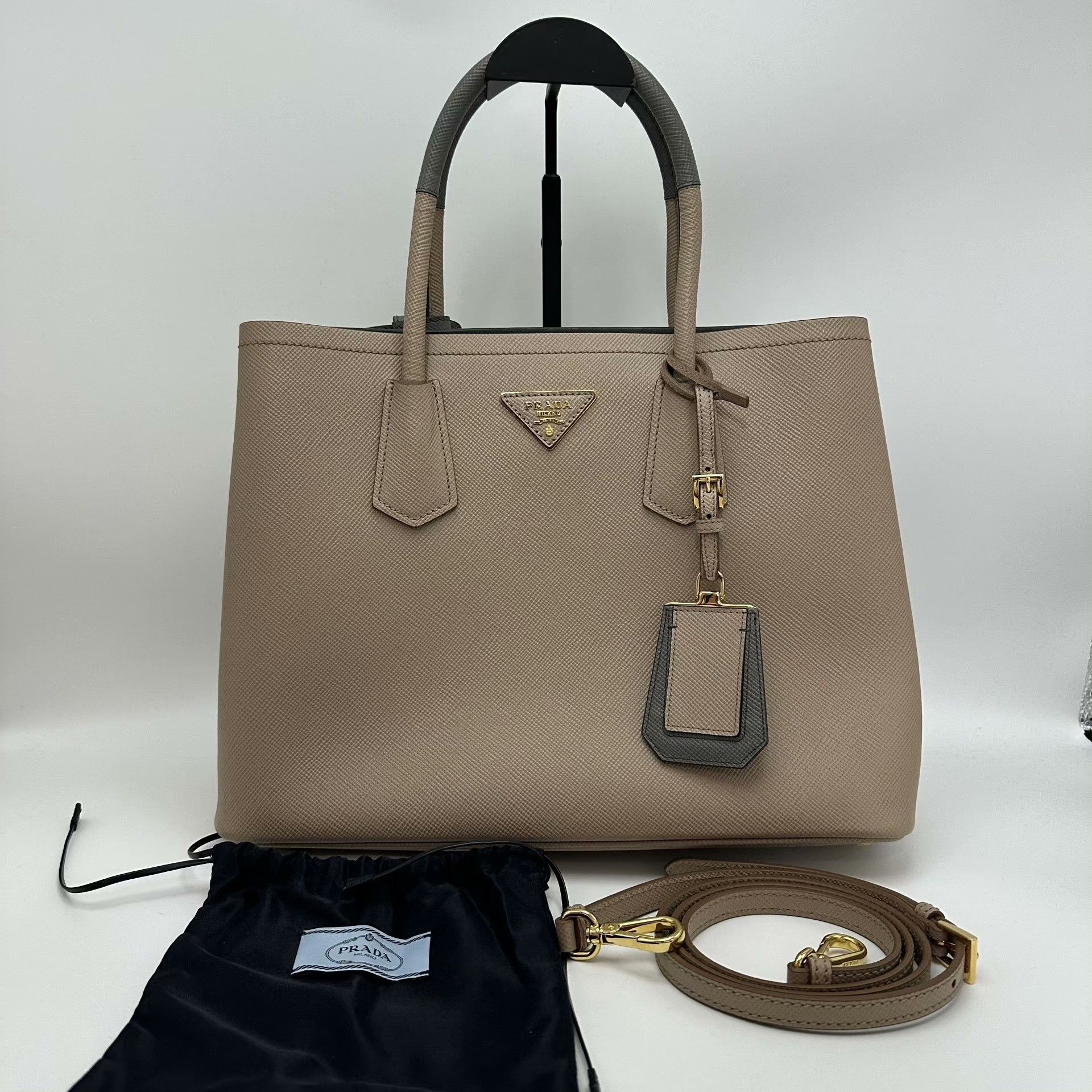 Prada Pre-loved Bag Very good condition Size ONE SIZE - 1 Thumbnail