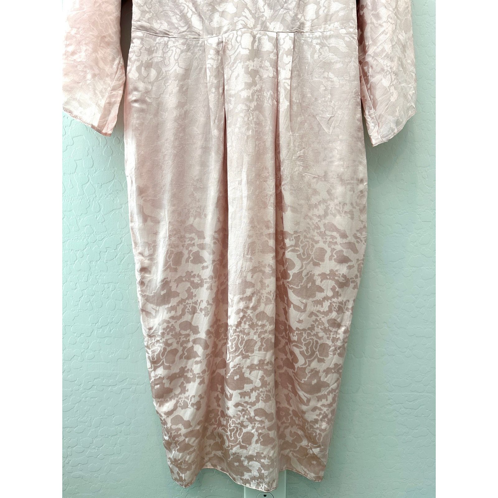 Asos ASOS | Pink Floral Jacquard V-neck Kimono Sleeve Midi Dress Size M / US 6-8 / IT 42-44 - 4 Thumbnail