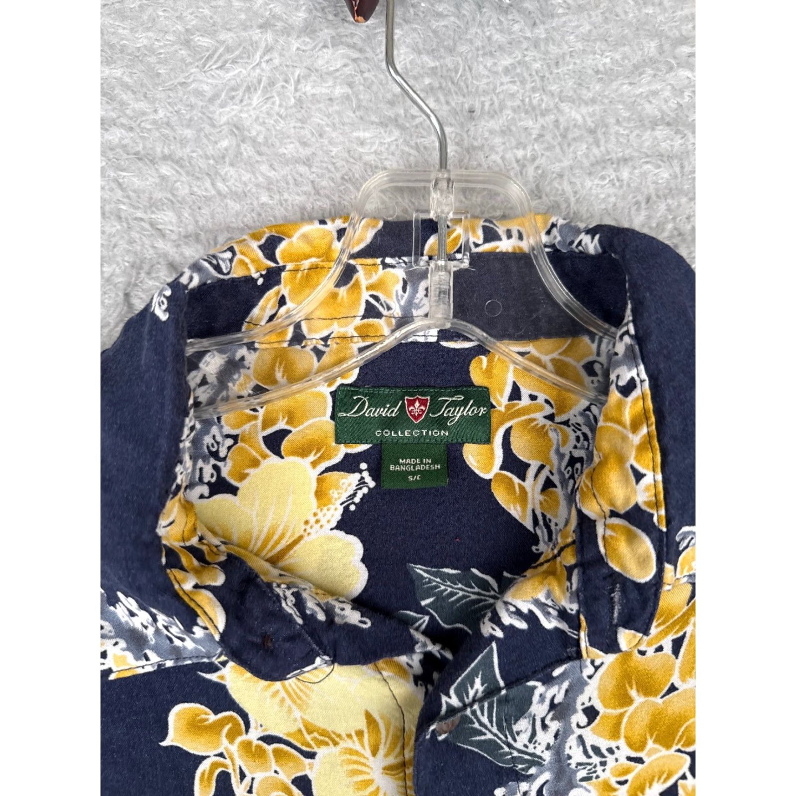 Vintage David Taylor Shirt Mens Small Blue Yellow Floral Hibiscus Plumeria Hawaiian Floral Shirt Mens Small Blue Yellow Hawaiian Dog Theme 90s? Size US S / EU 44-46 / 1 - 6 Thumbnail