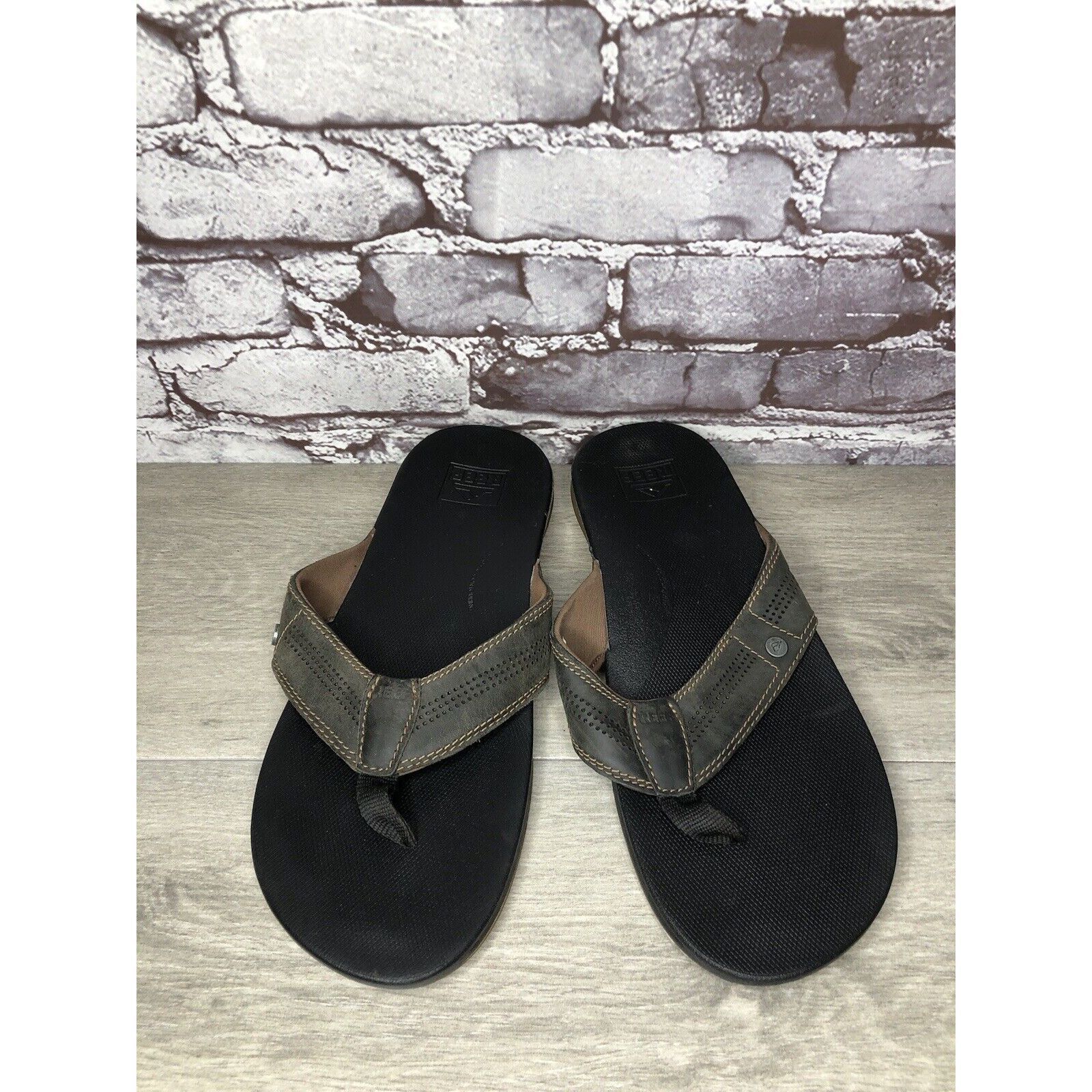 REEF Reef Gray Synthetic Flip-Flops ￼Casual Beach Sandals Men Sz Size US 11 / EU 44 - 12 Thumbnail
