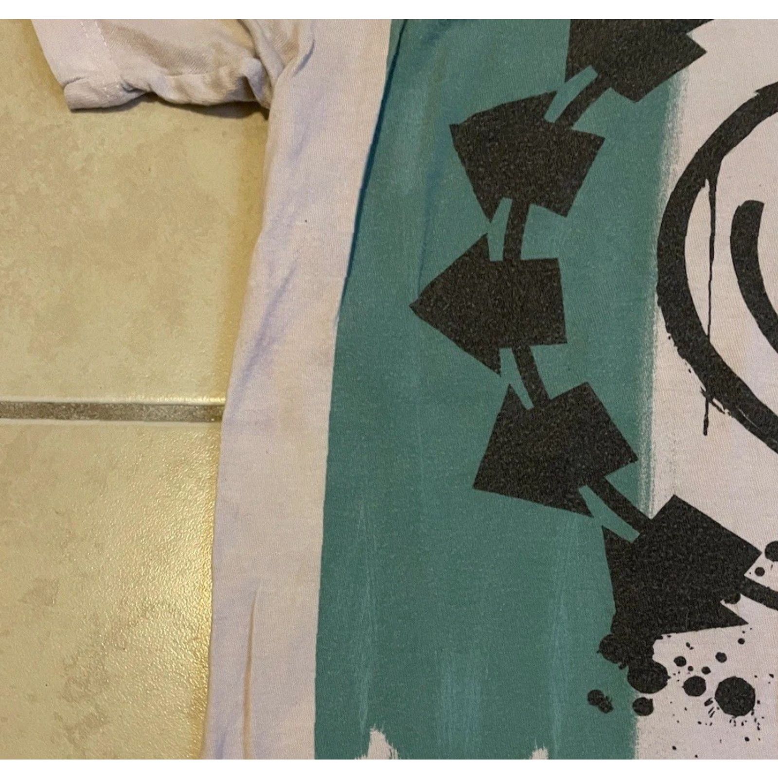 Vintage VINTAGE Blink 182 Faded Distress Shirt S Punk Rock Concert Tour Grunge 80s 90s Band Retro Music T-Shirt Mens Small White Smiley Face Size US S / EU 44-46 / 1 - 6 Thumbnail