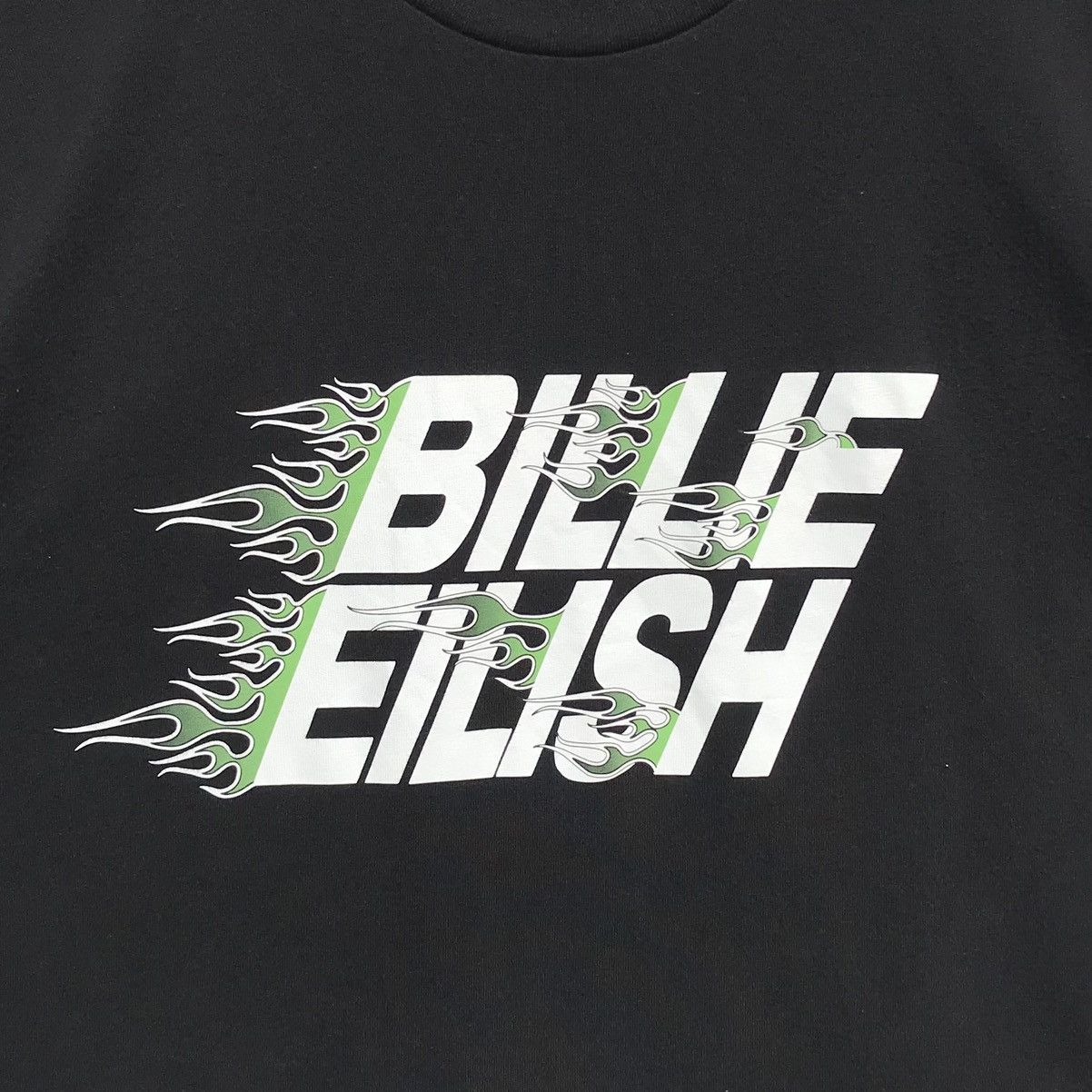 Billie Eilish × Uniqlo Billie Eilish American Singer Songwriter Tee Size US M / EU 48-50 / 2 - 7 Thumbnail