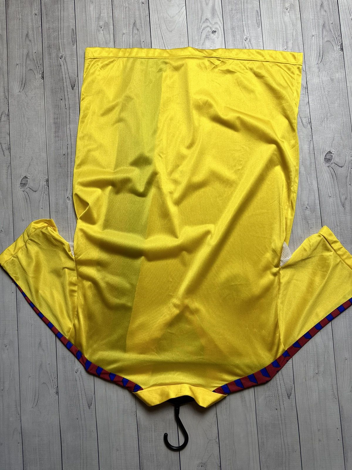 Vintage Vintage Retro Barcelona shirt soccer jersey rare yellow away Size US L / EU 52-54 / 3 - 10 Thumbnail