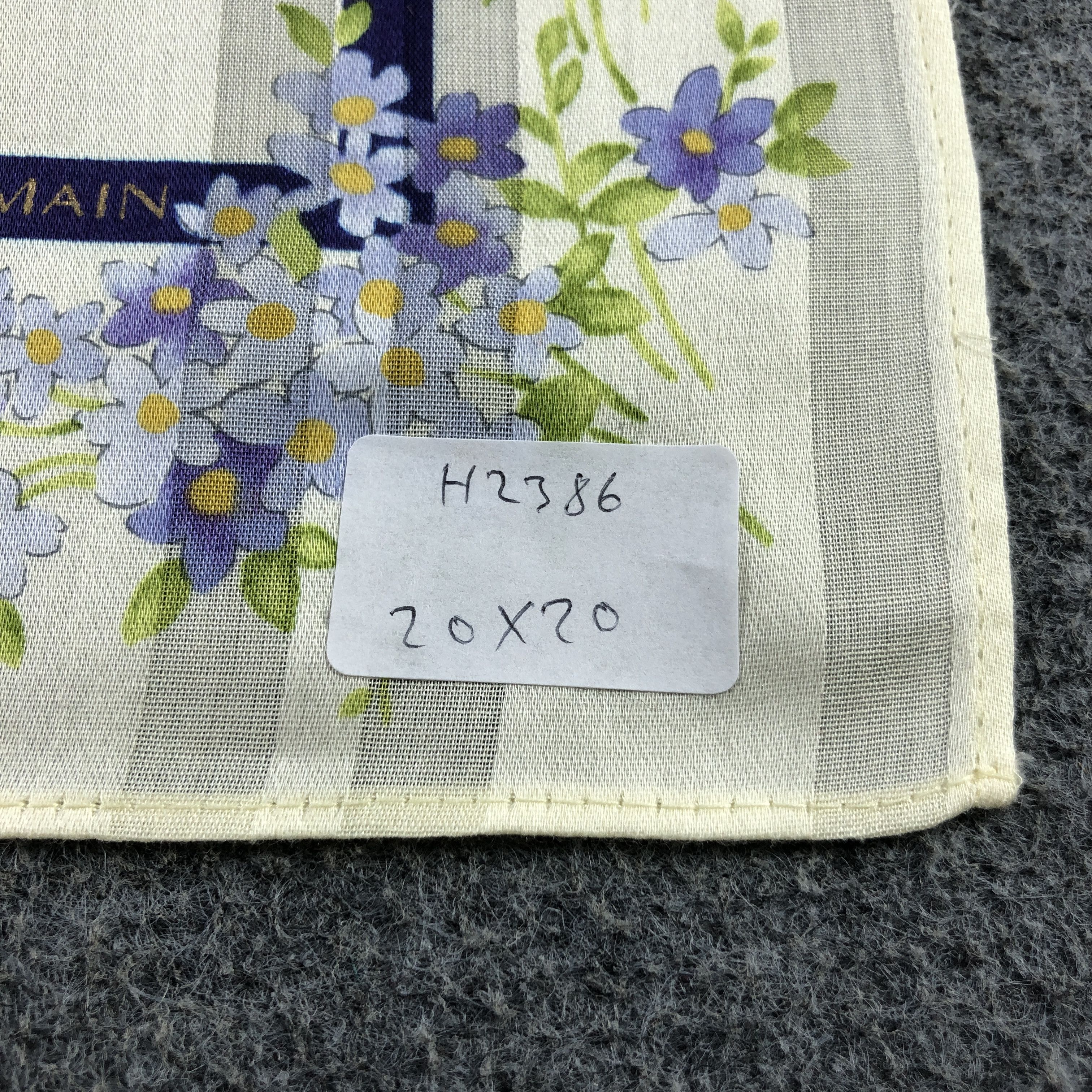 Pierre Balmain Pierre Balmain Handkerchief Neckerchief Bandana H2386 Size ONE SIZE - 6 Thumbnail