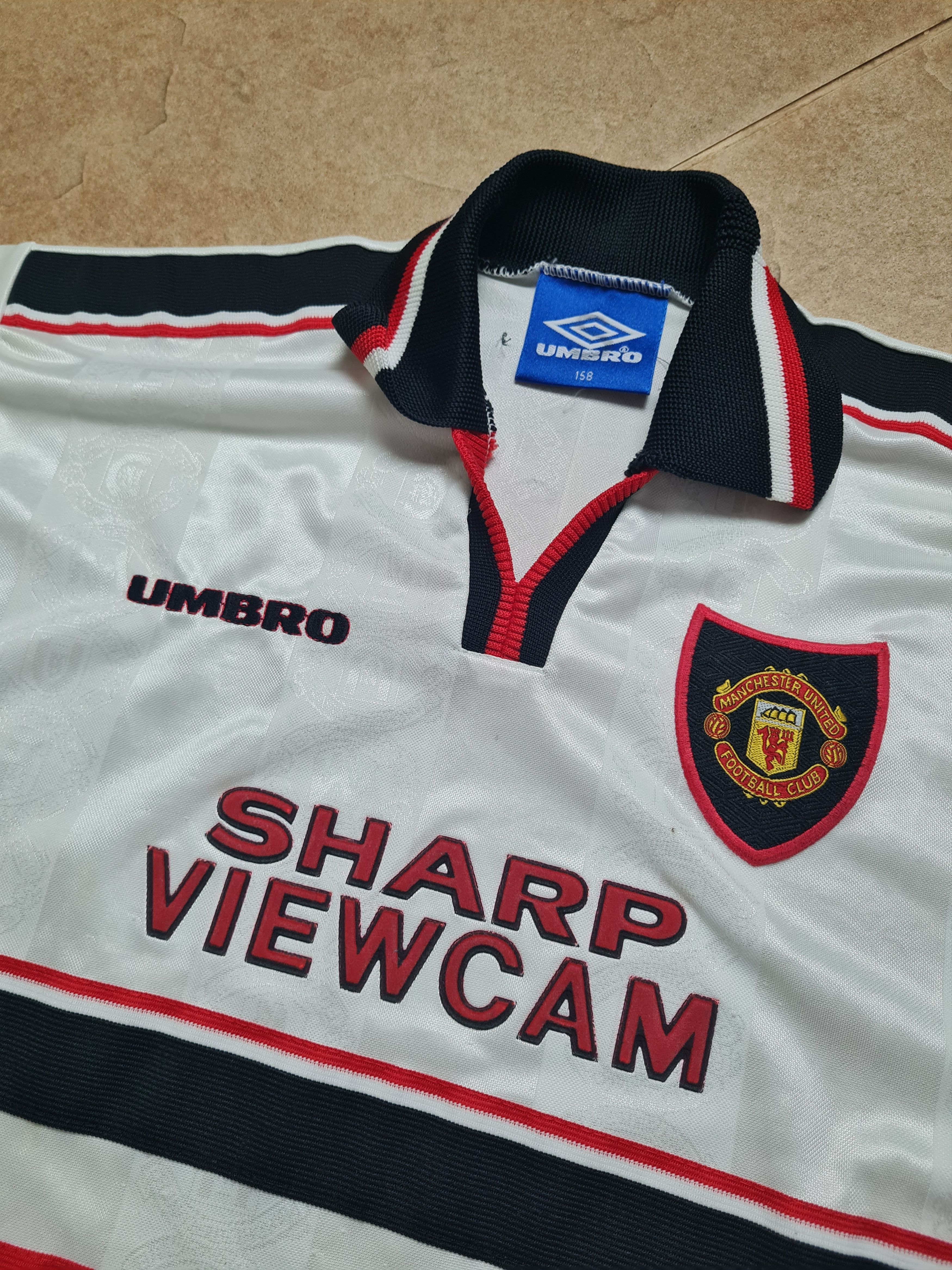 Umbro Manchester United Away Football Shirt 1997 – 1999 Size US S / EU 44-46 / 1 - 2 Thumbnail