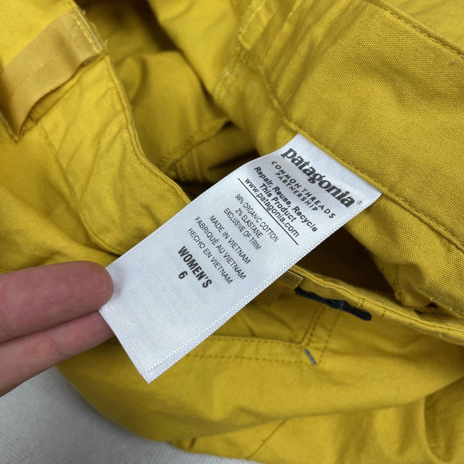 Patagonia Patagonia Women's Yellow Cotton Skinny Leg Cargo Pants 6 Size 28" / US 6 / IT 42 - 8 Thumbnail