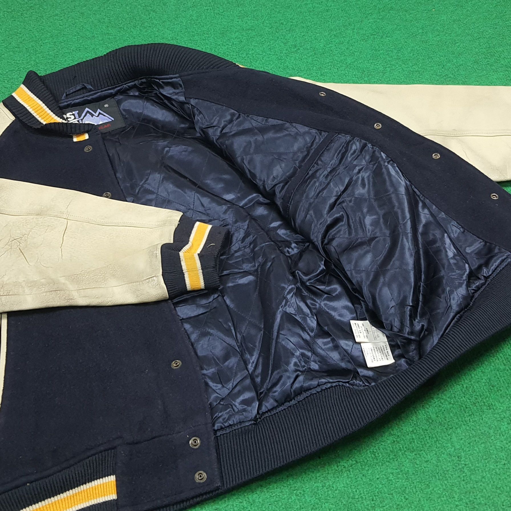 Vintage Vintage First Down Exploration USA Letterman Jacket C291N34 Size US L / EU 52-54 / 3 - 13 Thumbnail