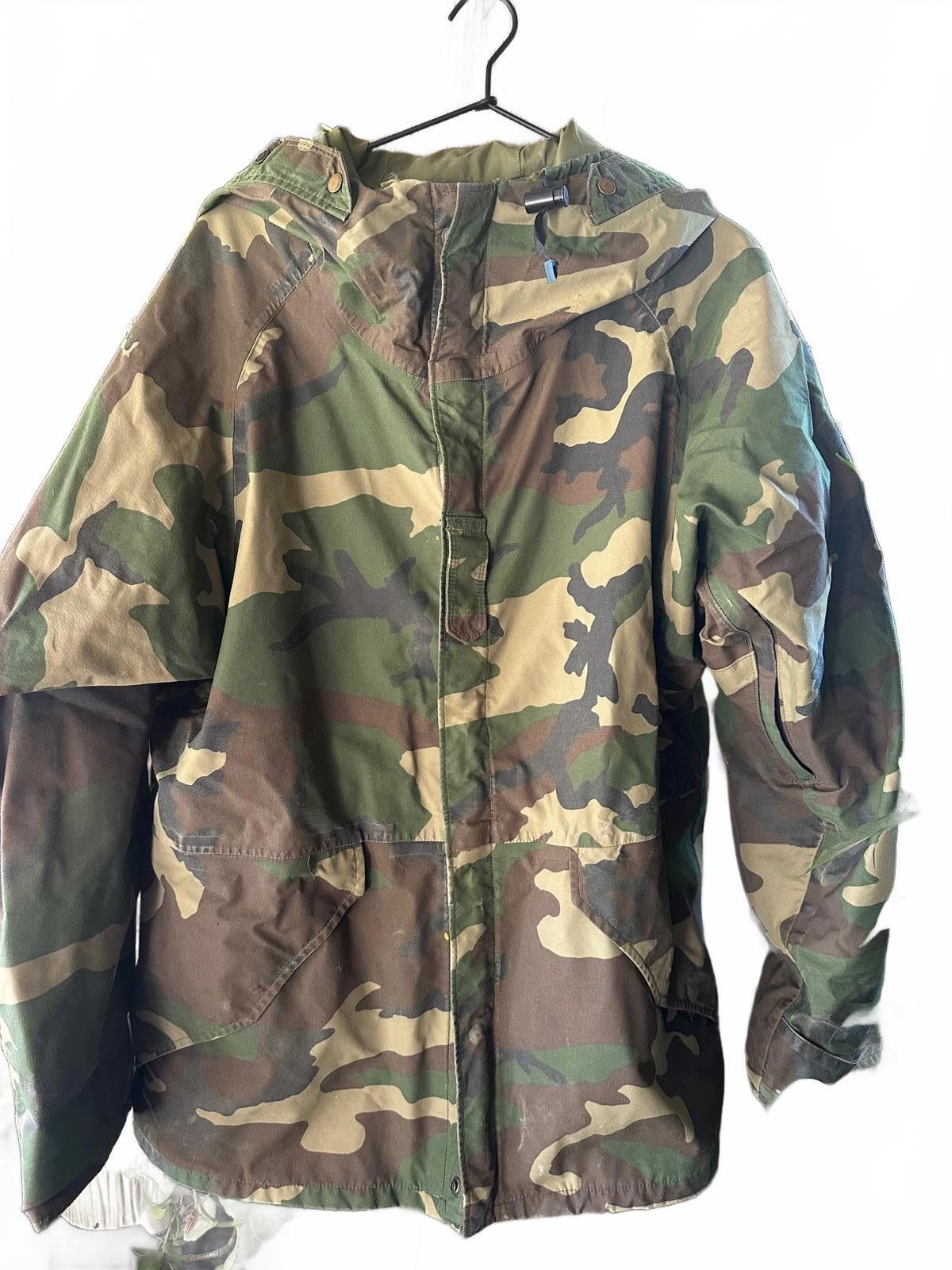 Designer Vintage U.S. Woodland Camo M81 Military Field Jacket Hooded Size US M / EU 48-50 / 2 - 1 Thumbnail