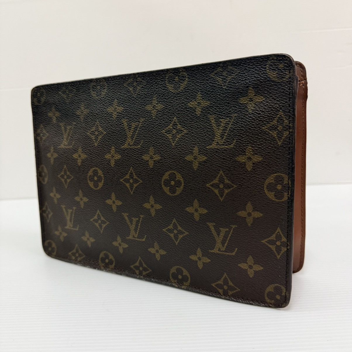 Louis Vuitton Louis Vuitton Monogram Clutch Bag Size ONE SIZE - 4 Thumbnail