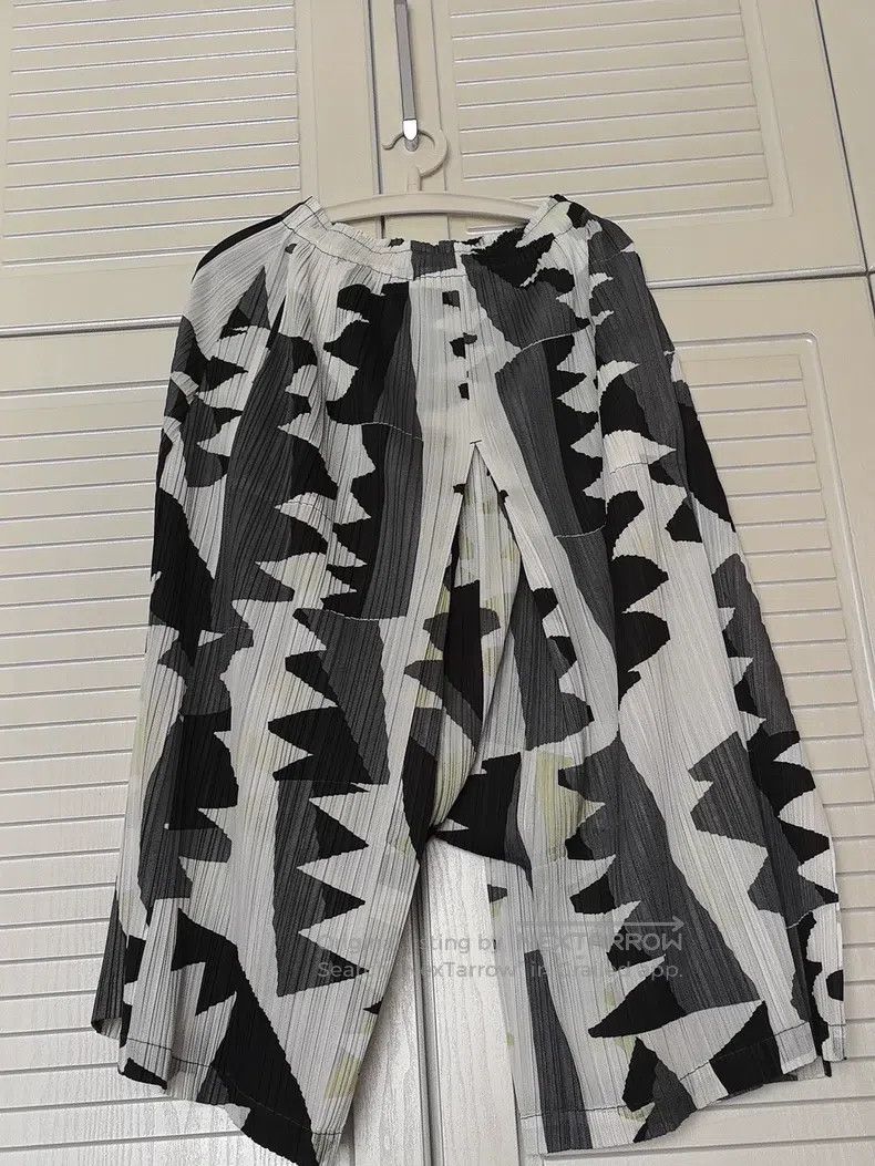 Issey Miyake Issey Miyake size:2 Black Skort Size 32" / US 10 / IT 46 - 1 Thumbnail