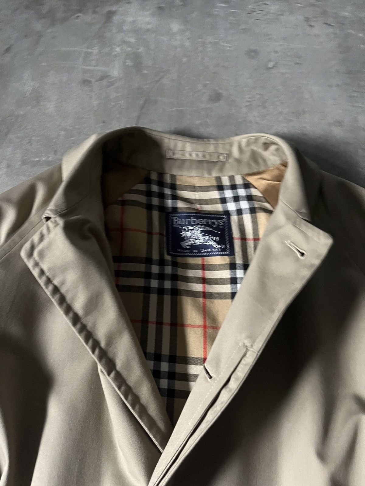 Burberry Burberrys vintage trench coat beige rare grail nova checked Size US L / EU 52-54 / 3 - 3 Thumbnail