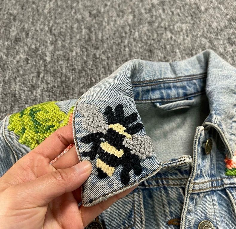 Gucci Gucci Embroidered tiger and little bee denim jacket 2505-Ne Size XS / US 0-2 / IT 36-38 - 3 Thumbnail