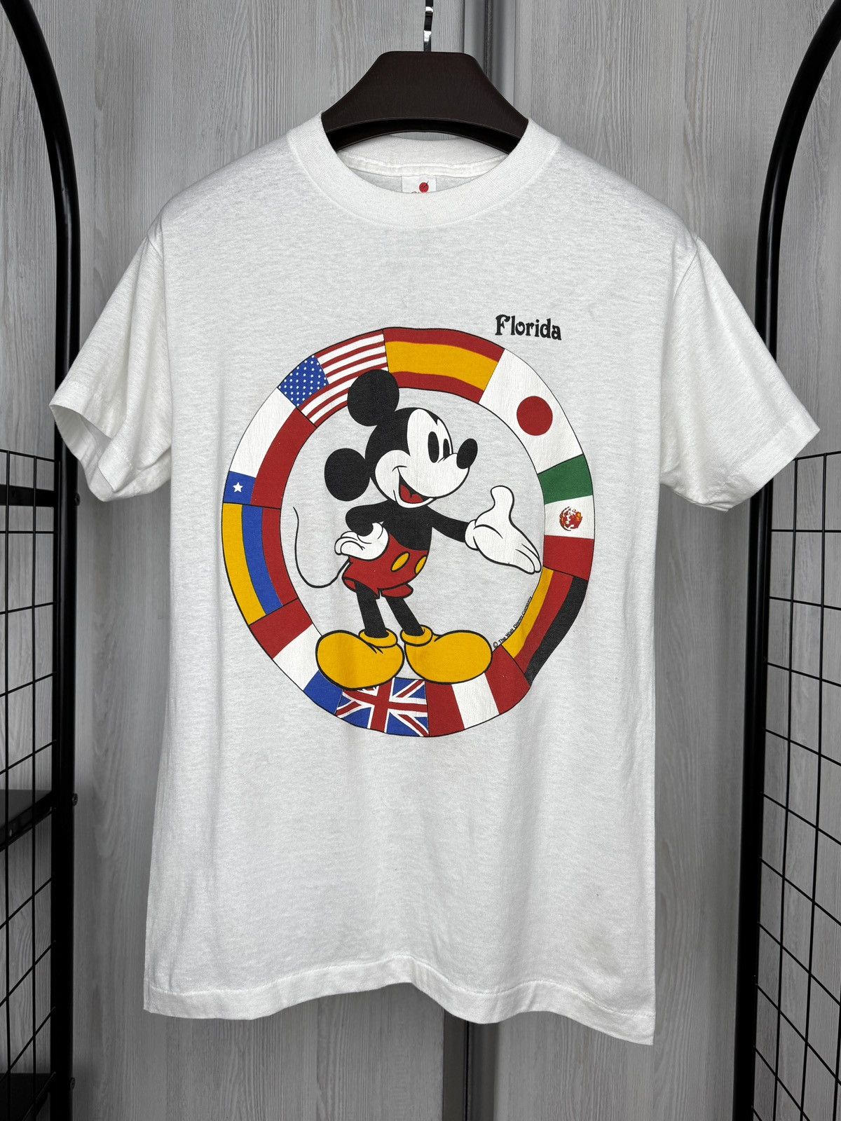 Vintage Vintage Sherry 80s Mickey Mouse Florida made in USA tee Size US L / EU 52-54 / 3 - 2 Thumbnail