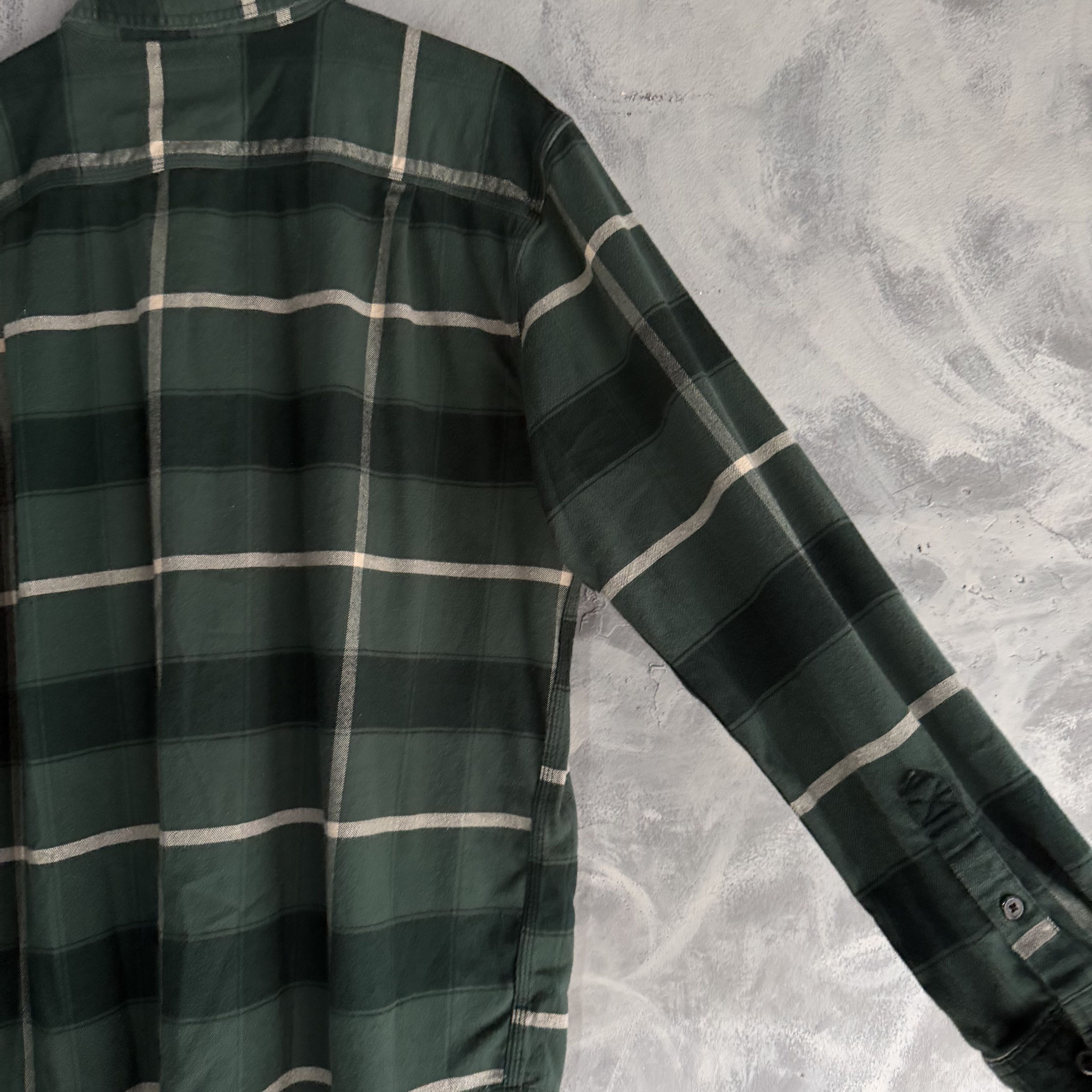 Carhartt Carhartt Shirt Green Black Plaid Flannel Relaxed Button Up Size US L / EU 52-54 / 3 - 7 Thumbnail