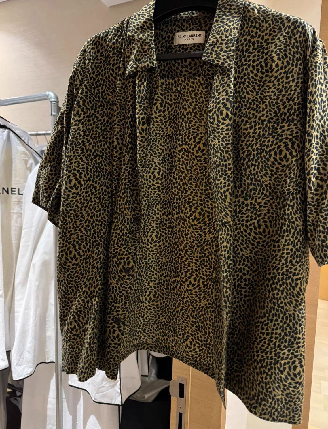 Yves Saint Laurent saint laurent Leopard print shirt with short sleeves 2501-N Size US L / EU 52-54 / 3 - 3 Thumbnail
