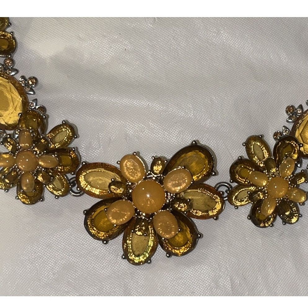 Banana Republic Banana Republic floral yellow Gold Jewel Statement Necklace Size ONE SIZE - 3 Thumbnail