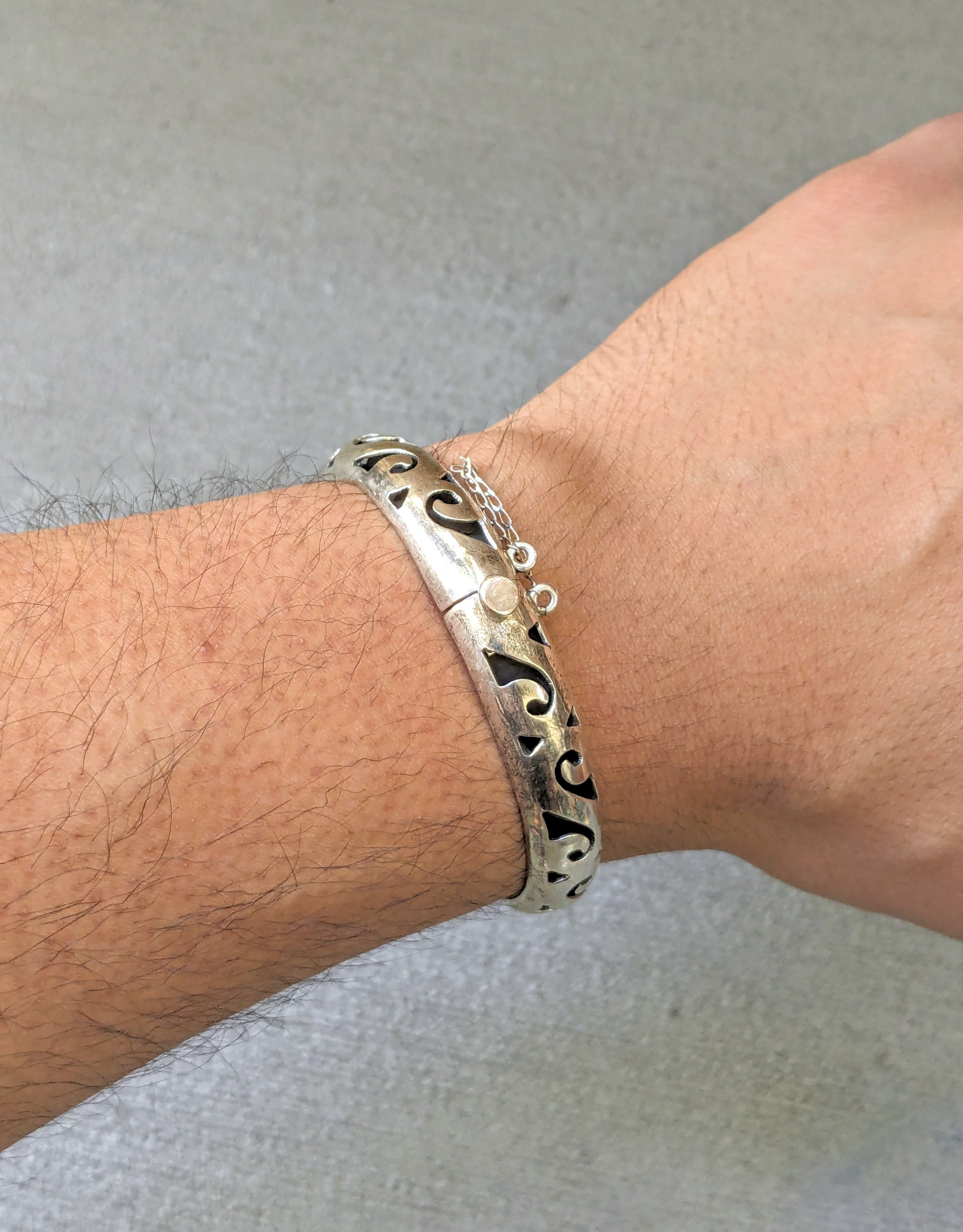 Jewelry Vintage Sterling Silver Bracelet Bangle Hinge Clamper Mexico Size ONE SIZE - 12 Thumbnail