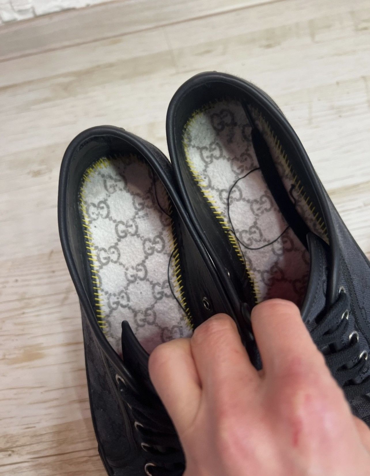Gucci Gucci GG Logo Low Top Sneakers 426189 Size 10 Size US 10 / EU 43 - 16 Thumbnail