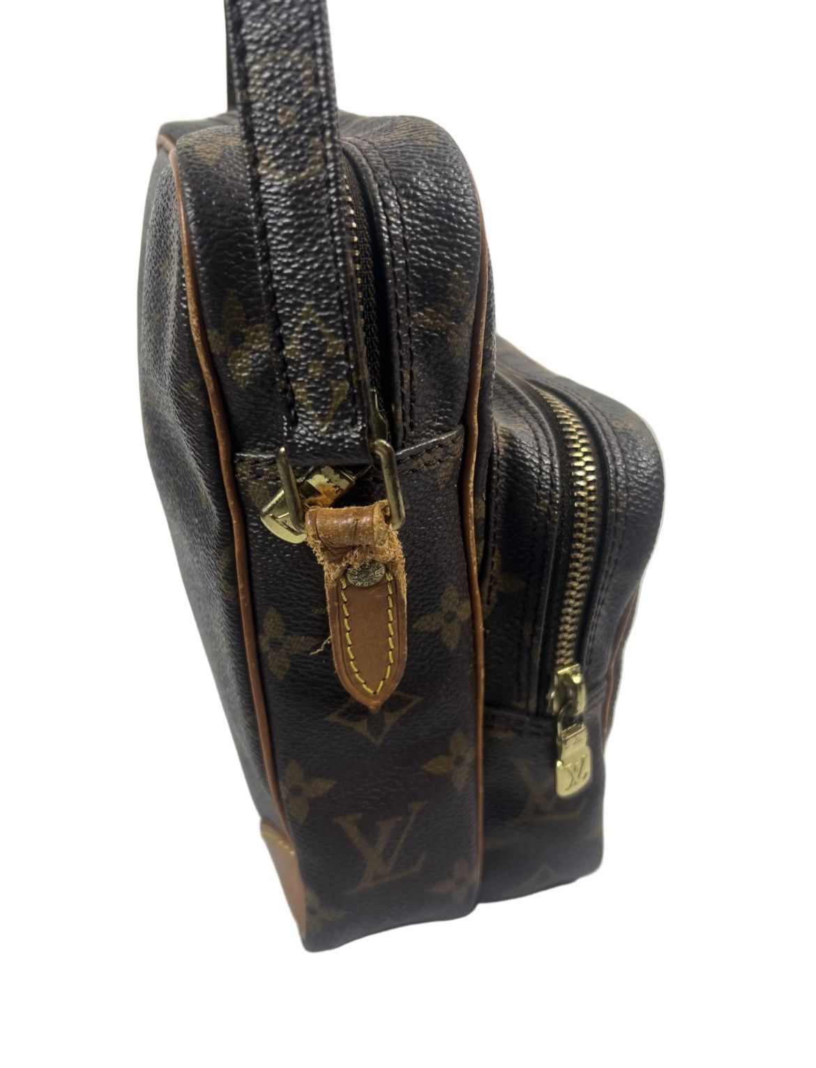 Louis Vuitton Louis Vuitton Monogram Danube Crossbody Bag Size ONE SIZE - 4 Thumbnail