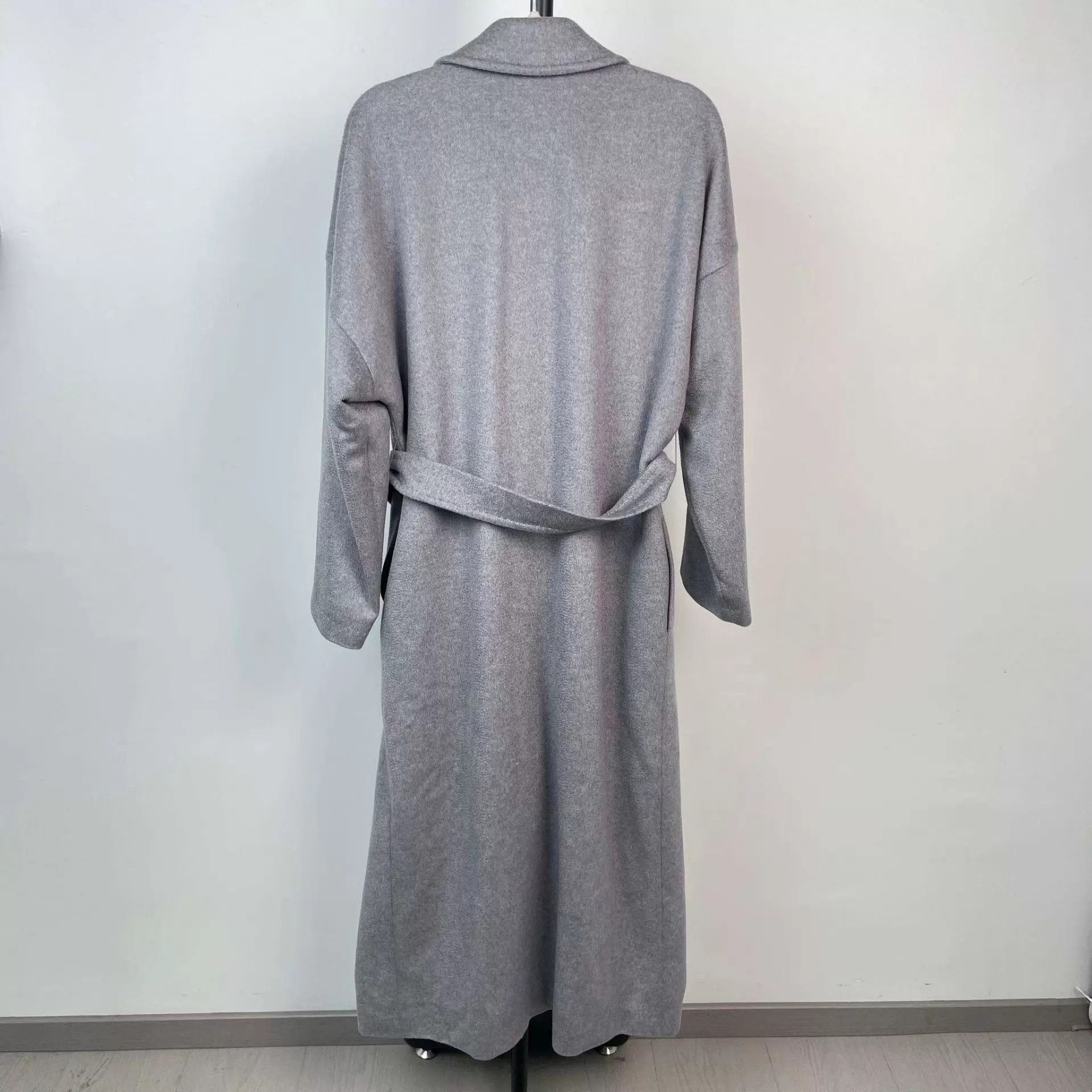 Max Mara MAXMara Gray Cashmere Coat Size 36 Size XS / US 0-2 / IT 36-38 - 2 Thumbnail