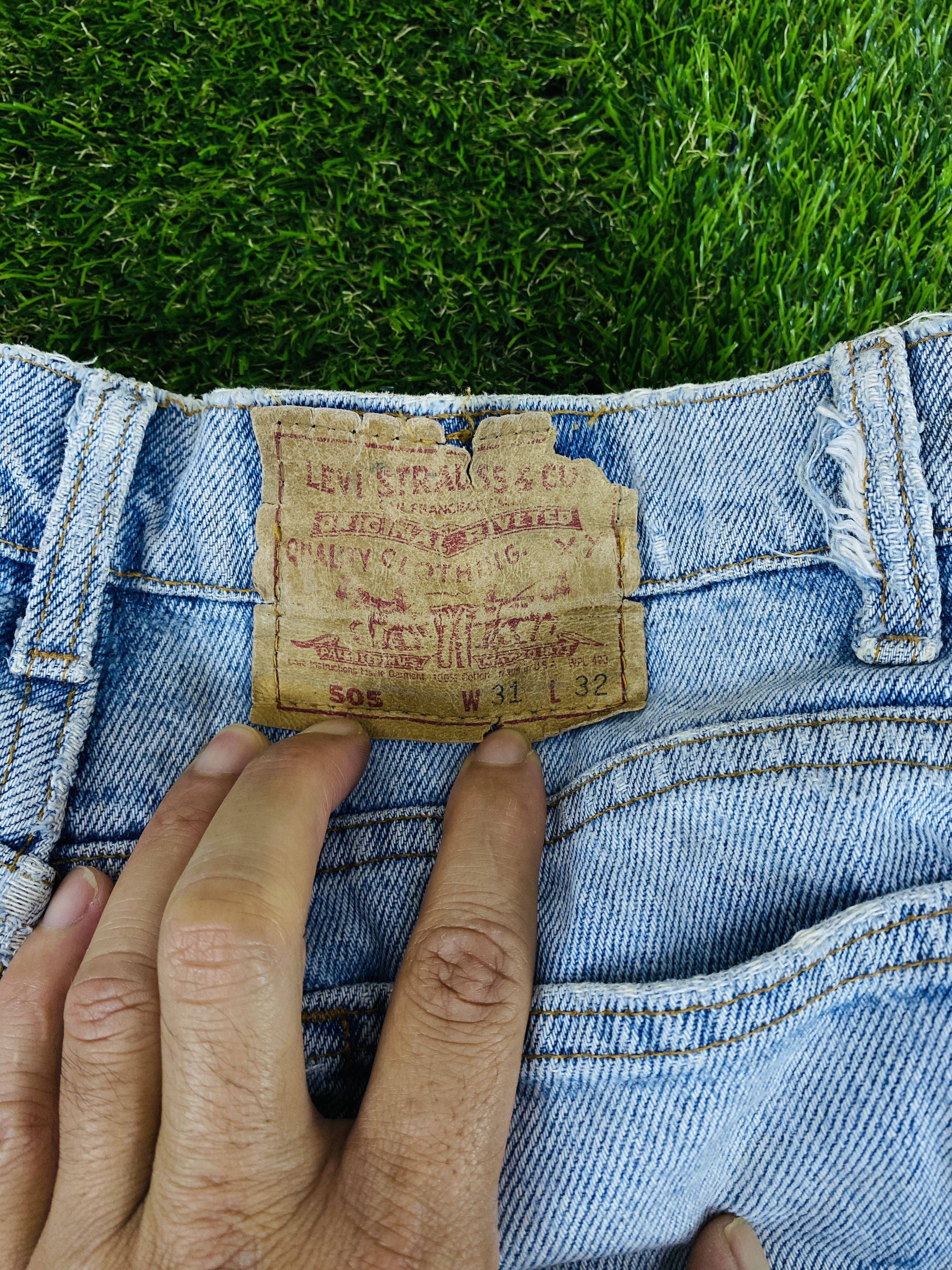 Levi's Levi's Jeans Vintage (P027) Size US 31 - 10 Thumbnail