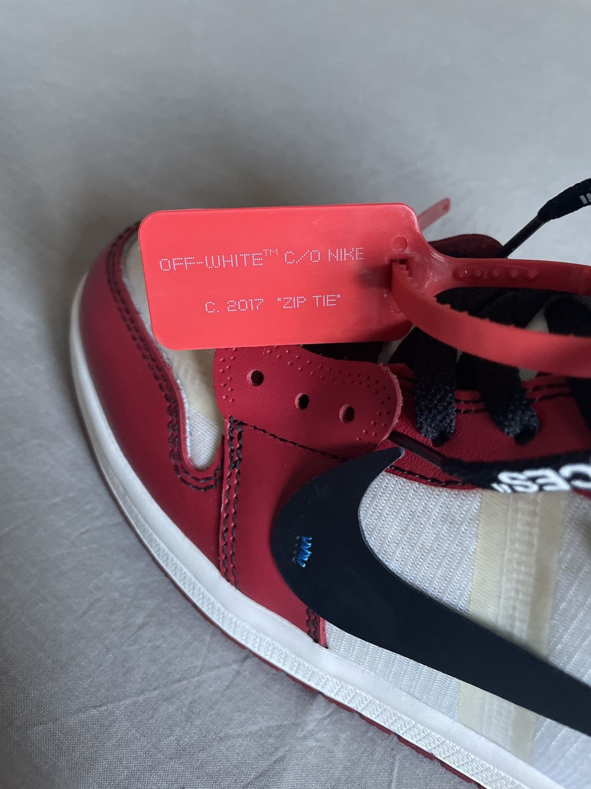 Jordan Brand × Nike × Off-White Jordan 1 Retro High Off-White Chicago Size US 9 / EU 42 - 12 Thumbnail