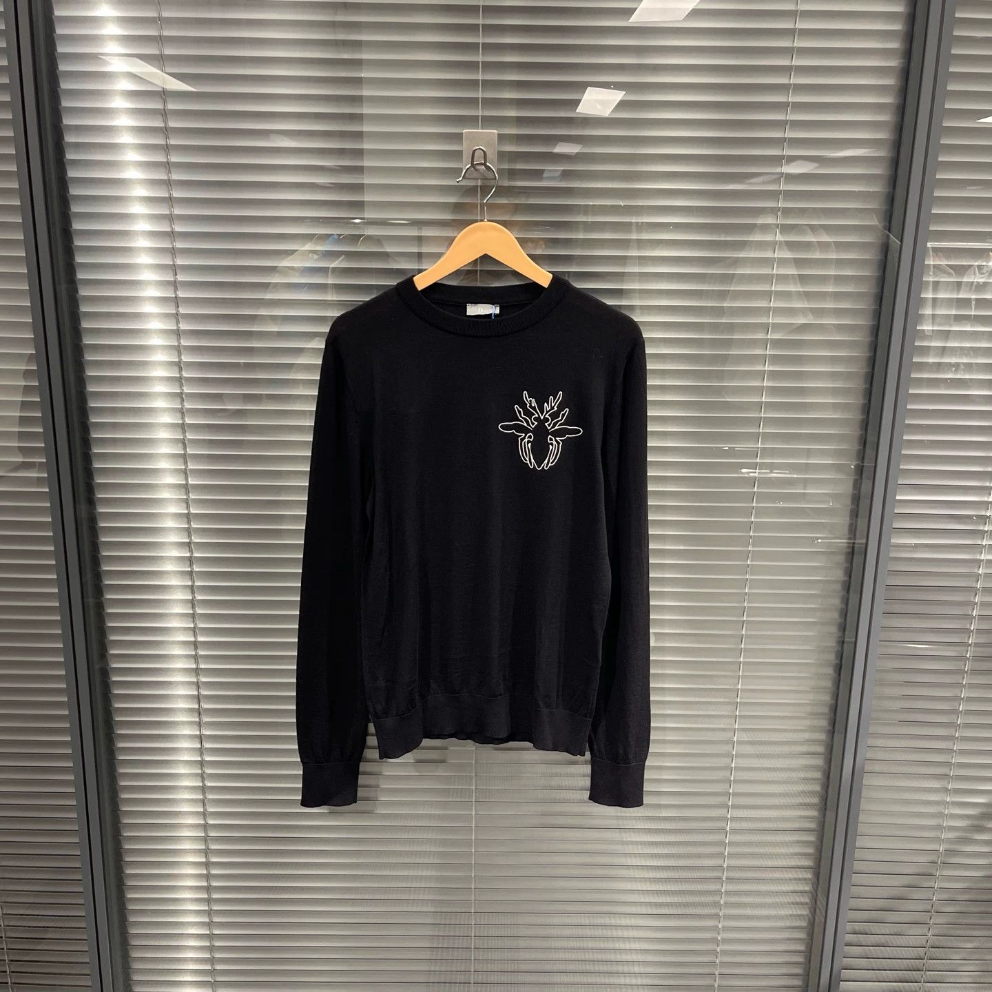 Dior Dior bee embroidery wool knit S 99 new Size US S / EU 44-46 / 1 - 1 Thumbnail