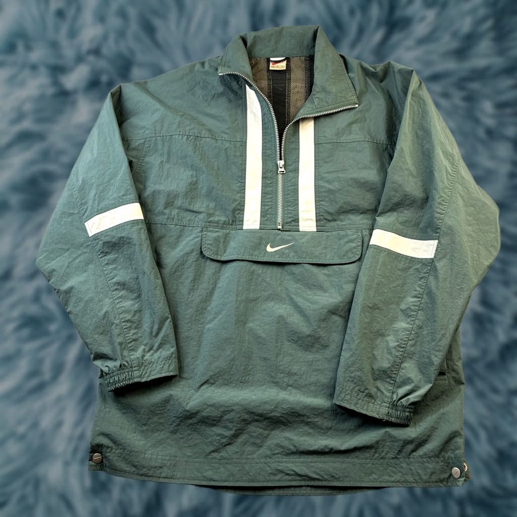 Nike VINTAGE Nike Jacket Mens Large Green Windbreaker Hoodie Track Kangaroo Pocket Size US L / EU 52-54 / 3 - 1 Thumbnail