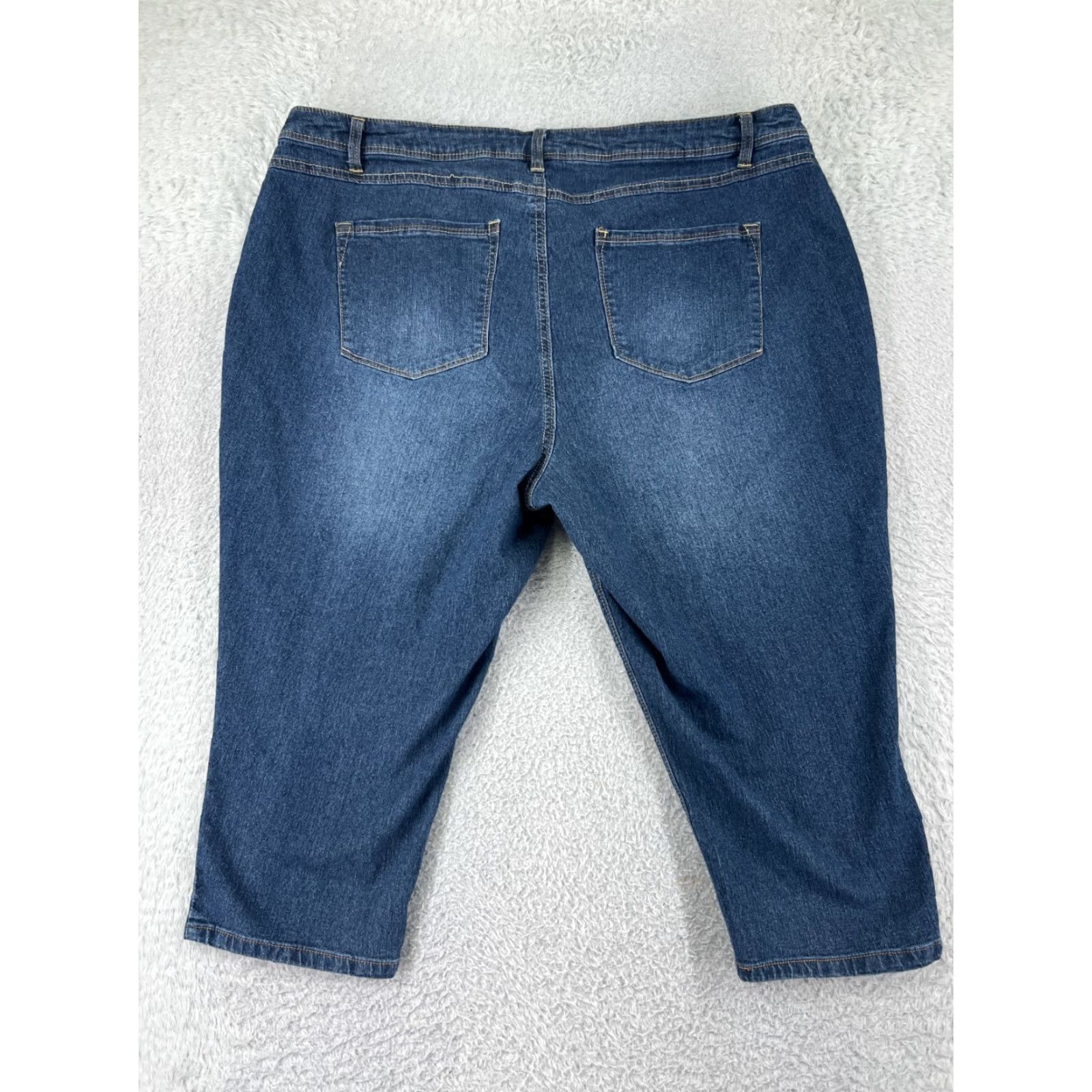 Vintage AG Adriano Goldschmied Jeans Women 20W Capri Mid Rise Blue Denim Capri Jeans Womens Size 42" / US 20 - 2 Thumbnail