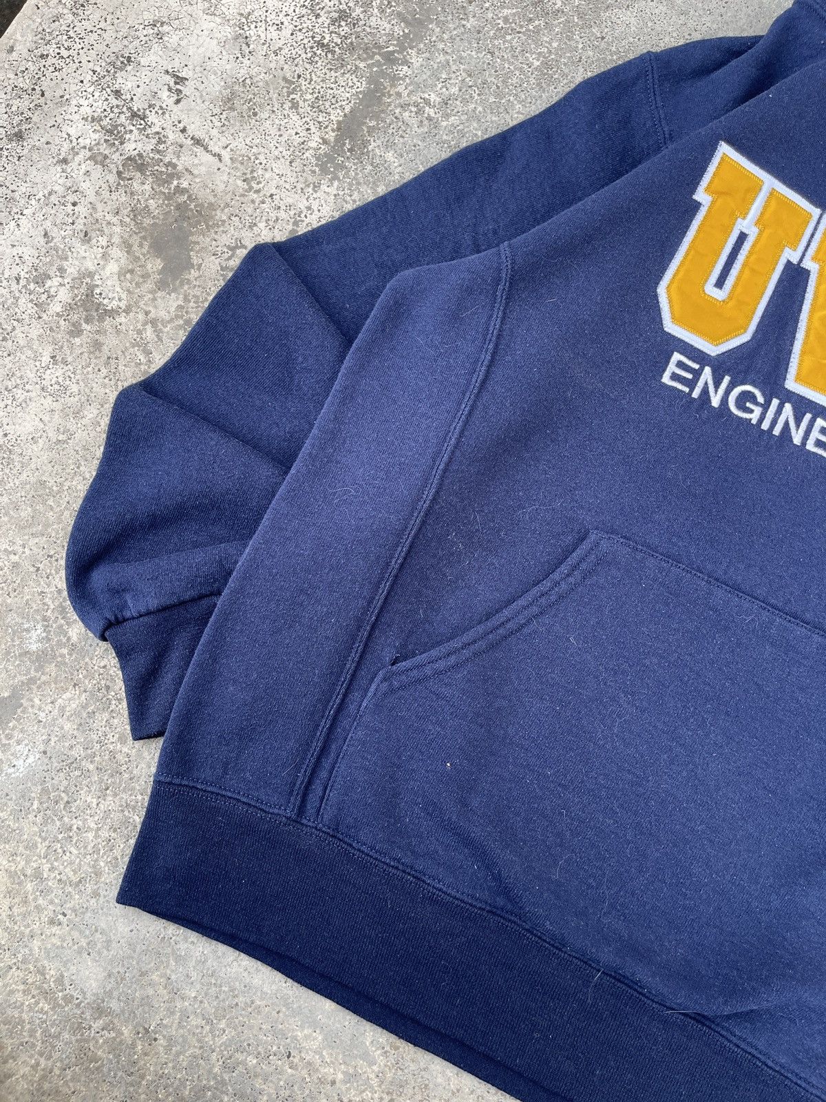 Russell Athletic × Vintage Vintage Russell Athletic UVIC Engineering Pullover Hoodie Size US L / EU 52-54 / 3 - 6 Thumbnail