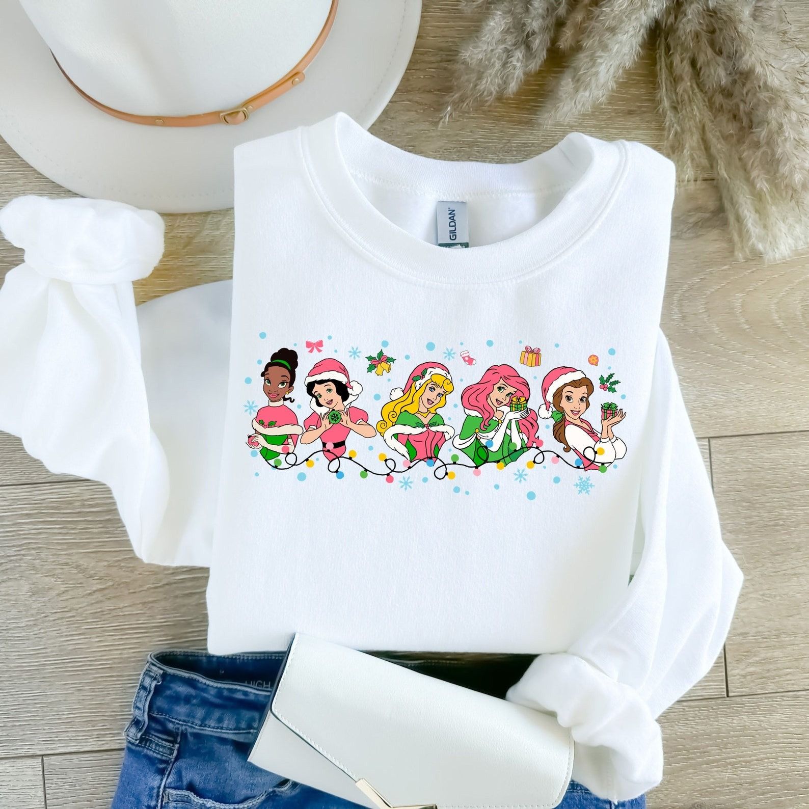 Designer × The Unbranded Brand Retro Princesses Christmas Sweatshirt Size XL / US 12-14 / IT 48-50 - 1 Thumbnail