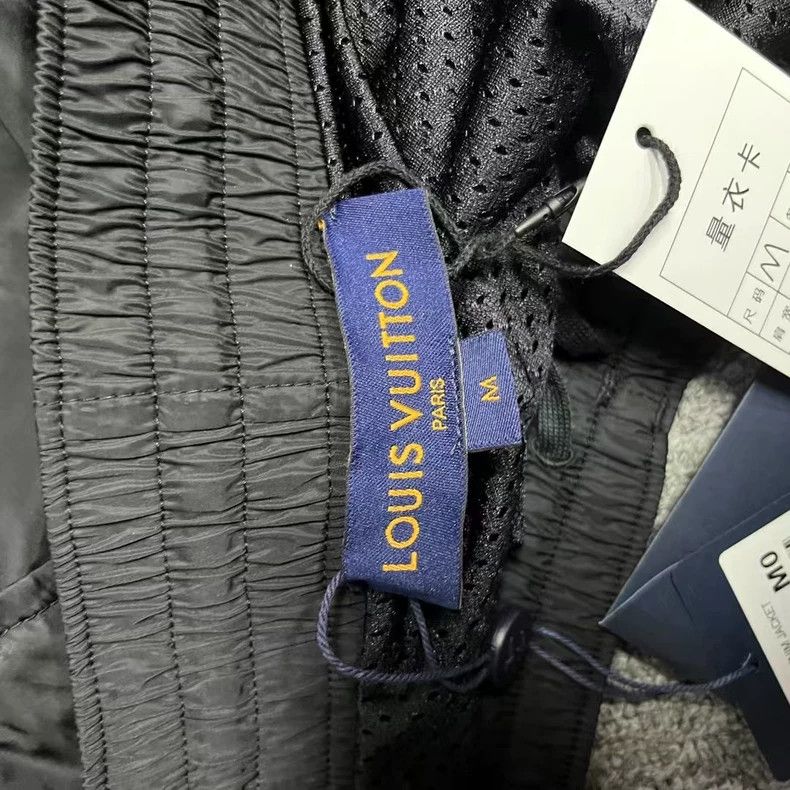 Louis Vuitton Louis Vuitton size m Black Solid Elastic Waist Fitted Mid-R Size US 28 / EU 44 - 2 Thumbnail