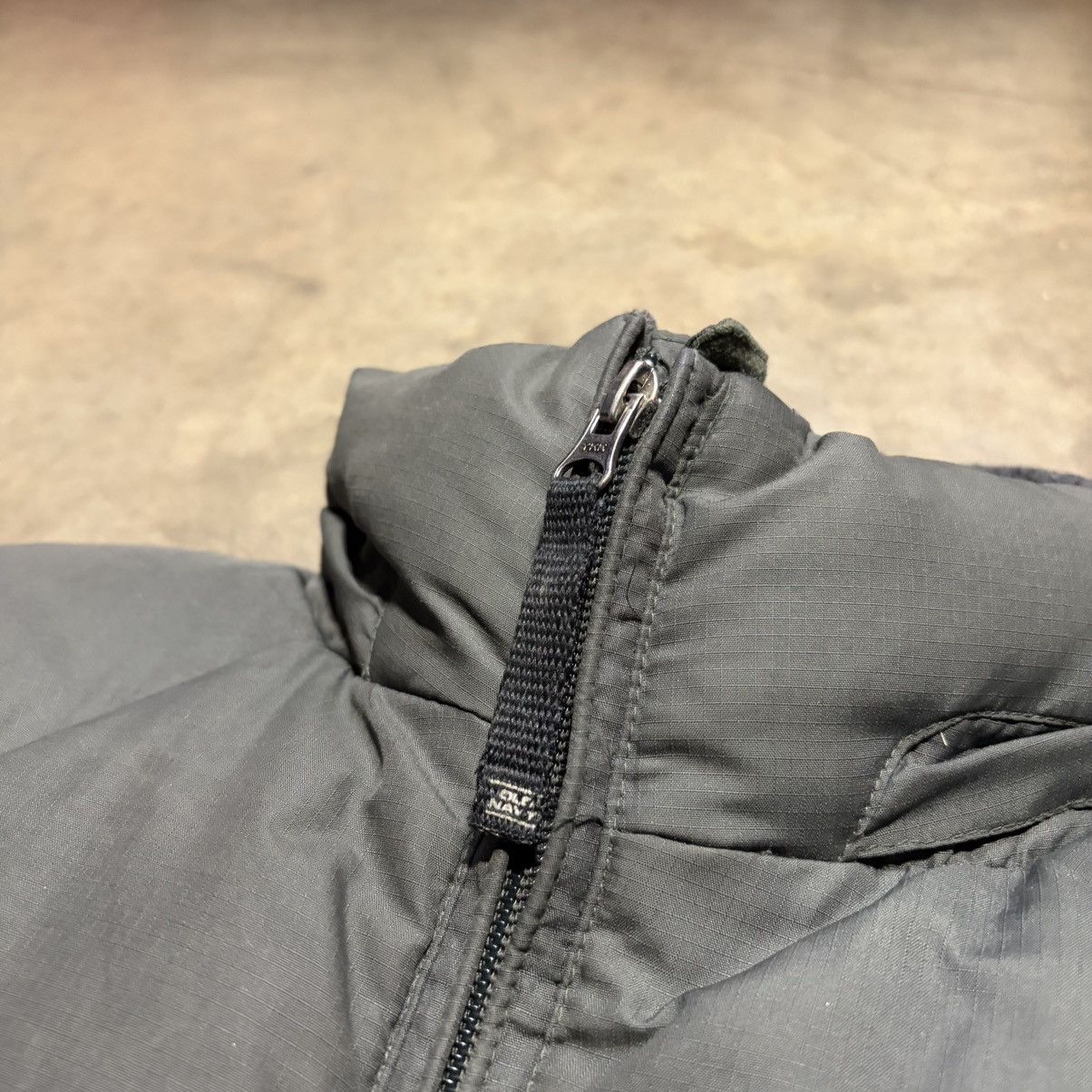 Old Navy Vintage Old Navy Puffer Jacket Quilted Down Nuptse Gorpcore Size US M / EU 48-50 / 2 - 6 Thumbnail