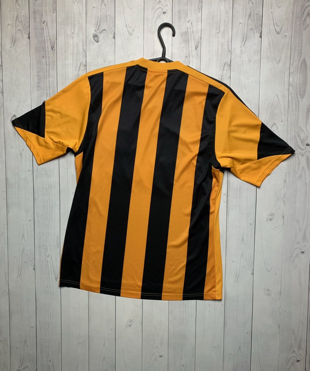 Adidas × Vintage Vintage adidas Hull city soccer jersey size M striped orange Size US M / EU 48-50 / 2 - 5 Thumbnail