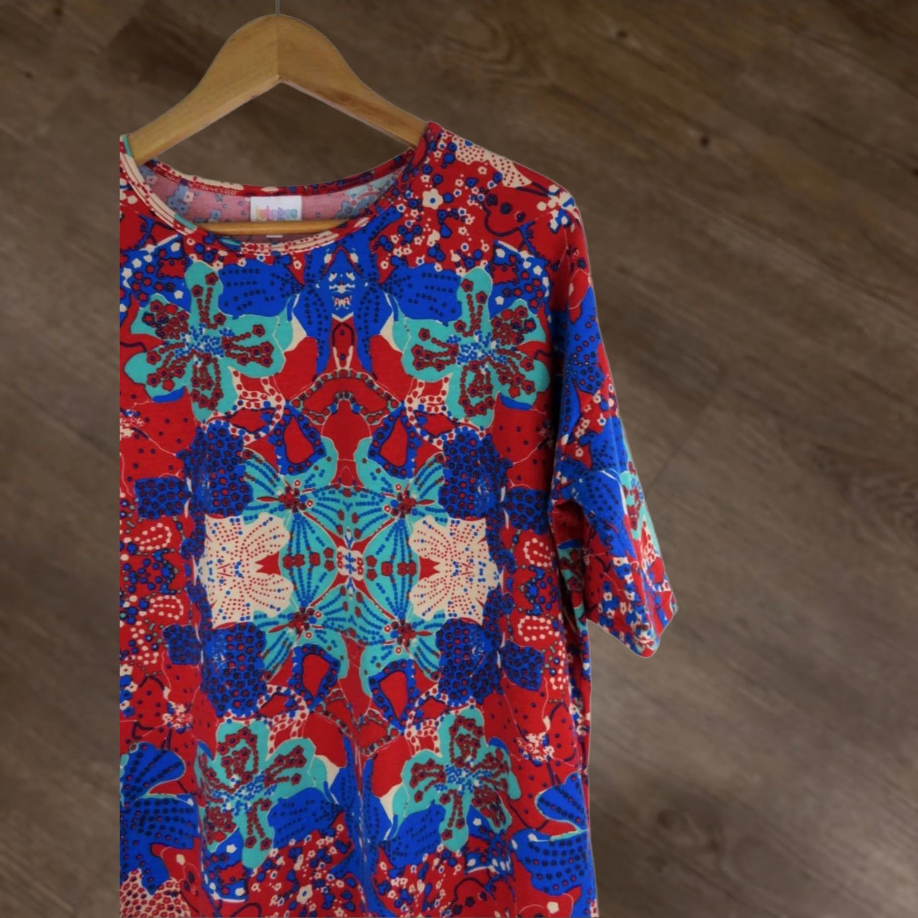 Vintage LULaRoe Floral Irma T Shirt Tunic Small Womens Top Tee High Low Flower Size S / US 4 / IT 40 - 1 Thumbnail