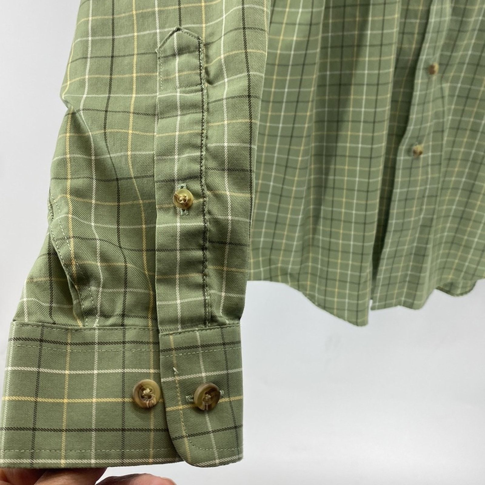 L.L. Bean L.L. Bean wrinkle resistant 100% cotton button down size M Size US M / EU 48-50 / 2 - 6 Thumbnail