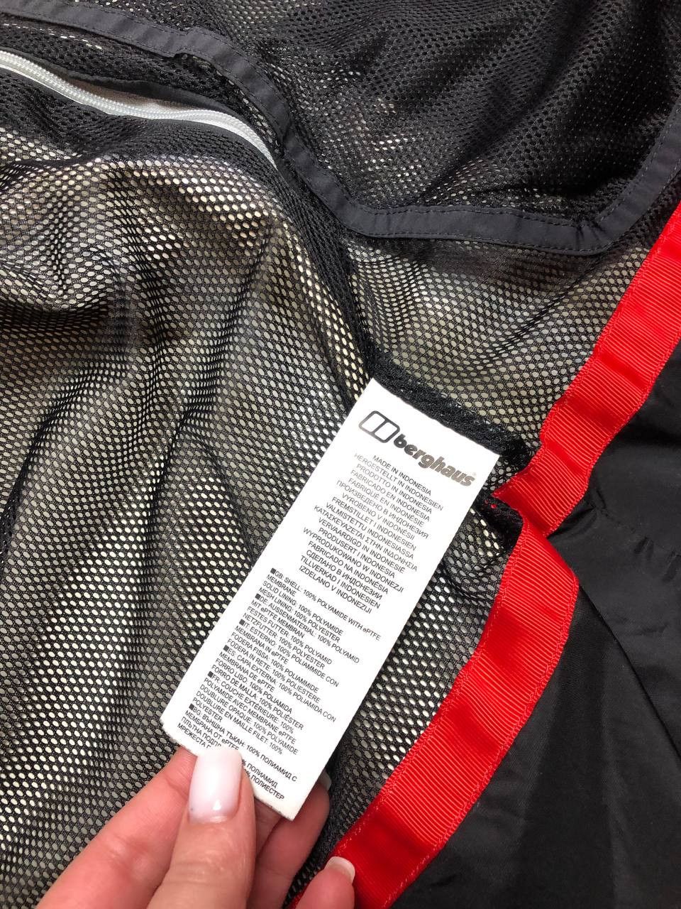 Berghaus vintage Berghaus logo Y2K Light jacket GORE-TEX Streetwear Size US S / EU 44-46 / 1 - 3 Thumbnail